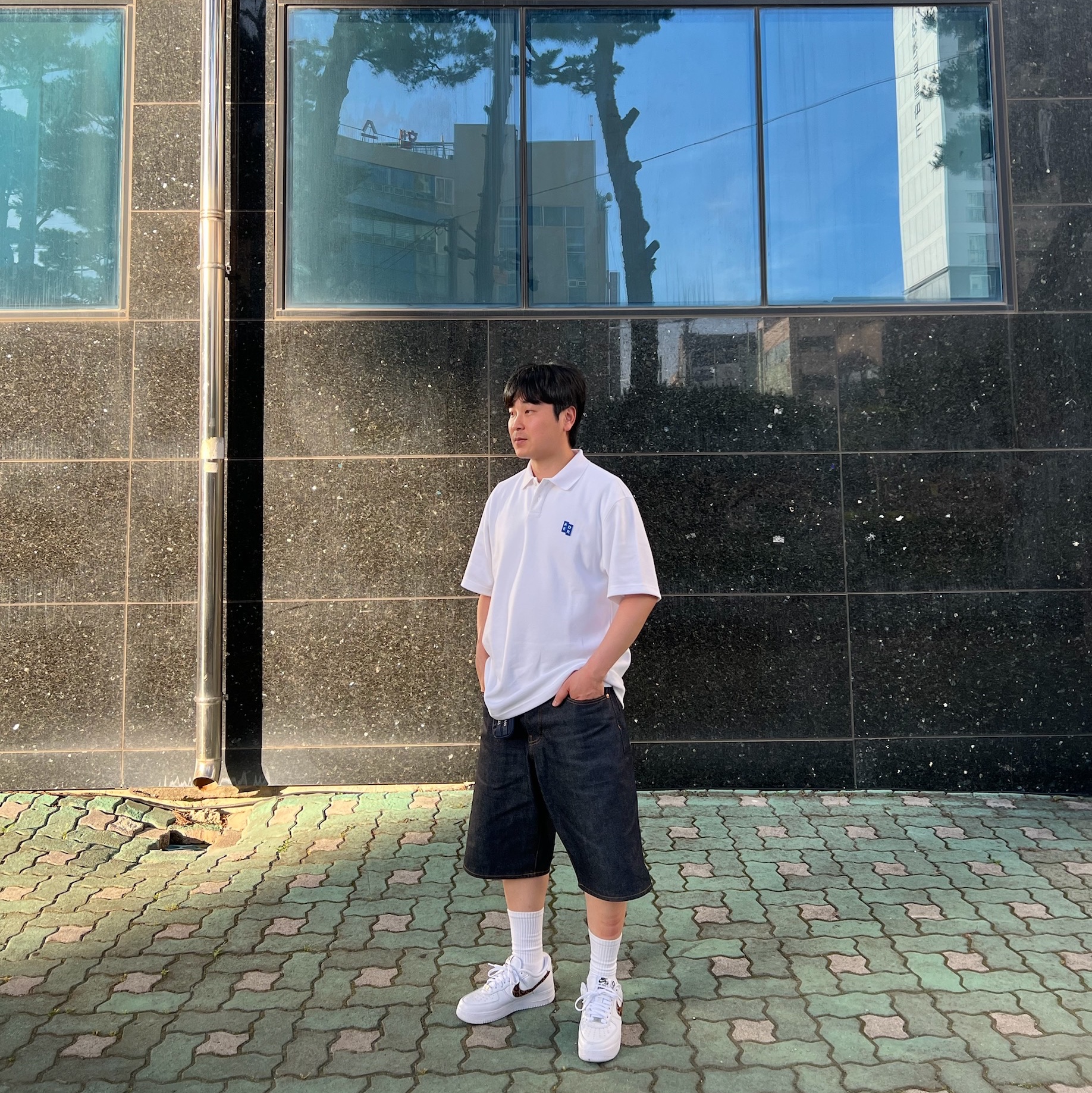 Ader Error Sig; TRS Tag Polo T-Shirt 01 Off White, Nike x Supreme x GOODENOUGH Air Force 1 Low White - 25SS 착용 스타일 - 1
