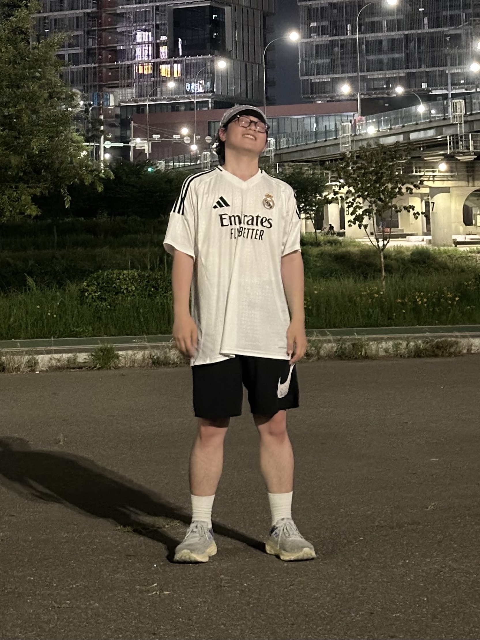 Adidas Real Madrid 2024/25 Home Jersey White - KR Sizing (Non Marking Ver.), Adidas Real Madrid 2024/25 Home Jersey White - US Sizing (Non Marking Ver.) 착용 스타일