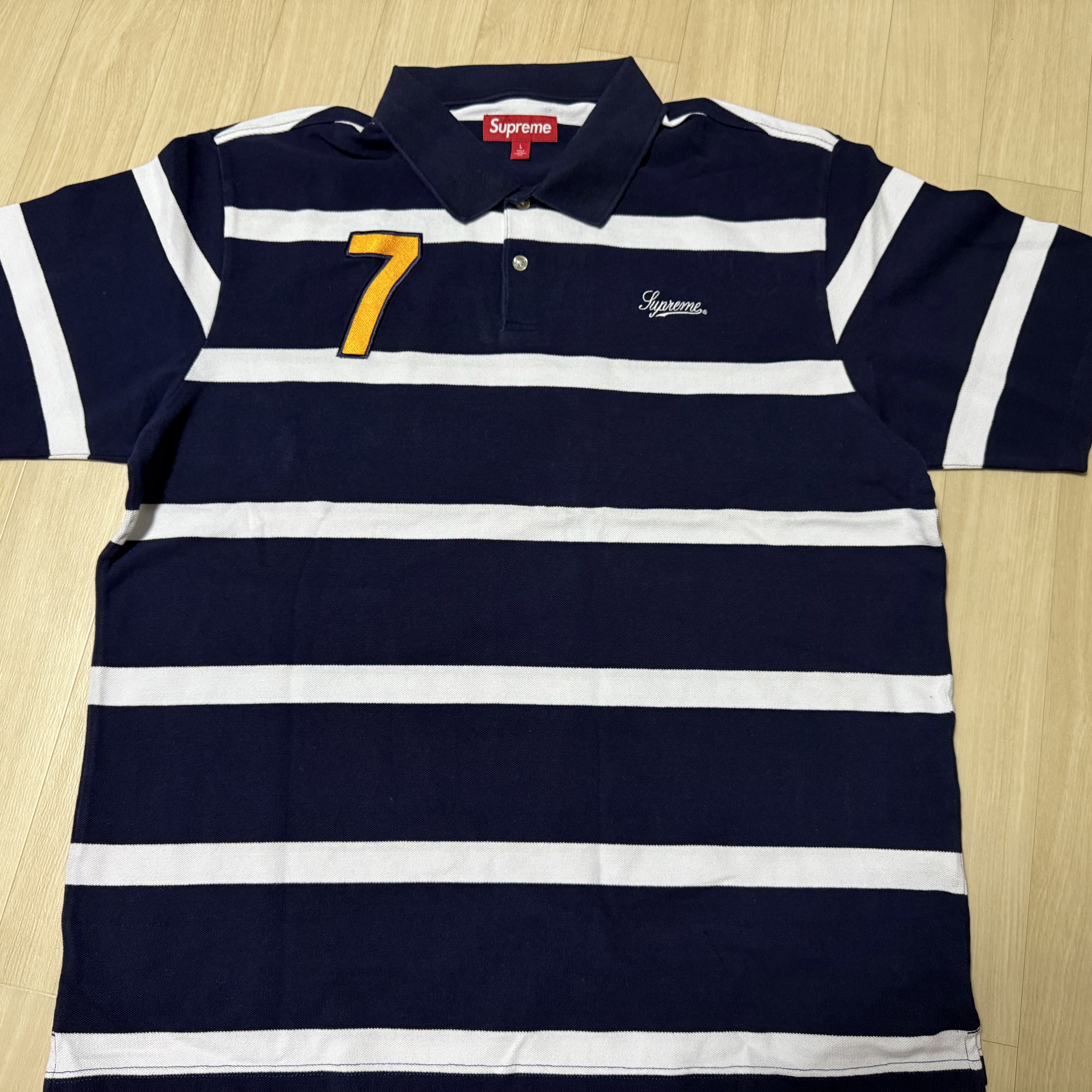 Supreme Cursive Polo Navy Stripe - 25SS 착용 스타일 - 2