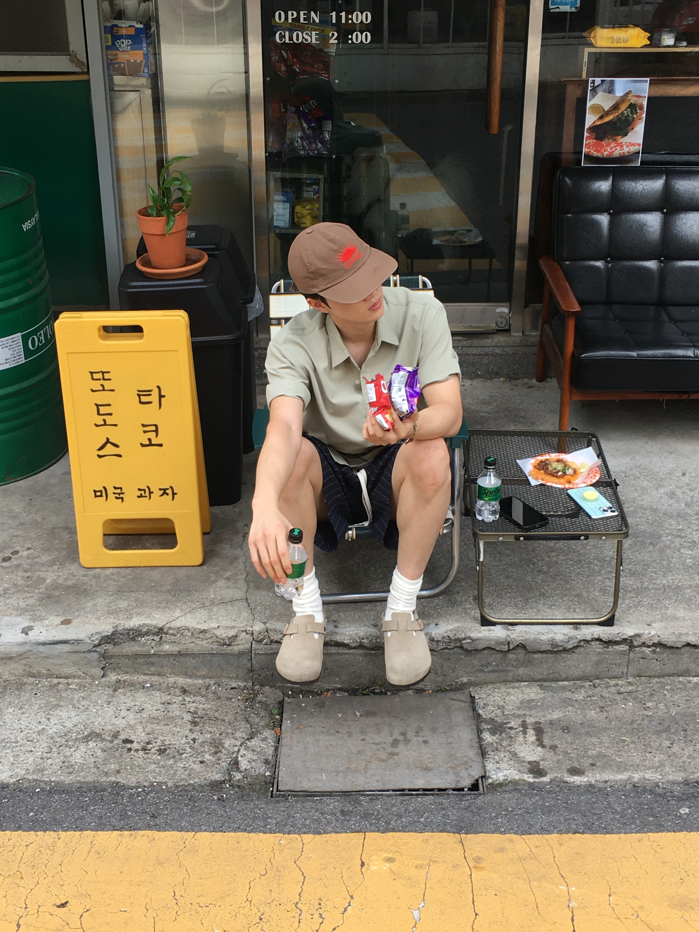 TOWTOW.ARCHIVE Sun Bracelet, Birkenstock Boston Suede Leather Taupe - Regular 착용 스타일 - 3