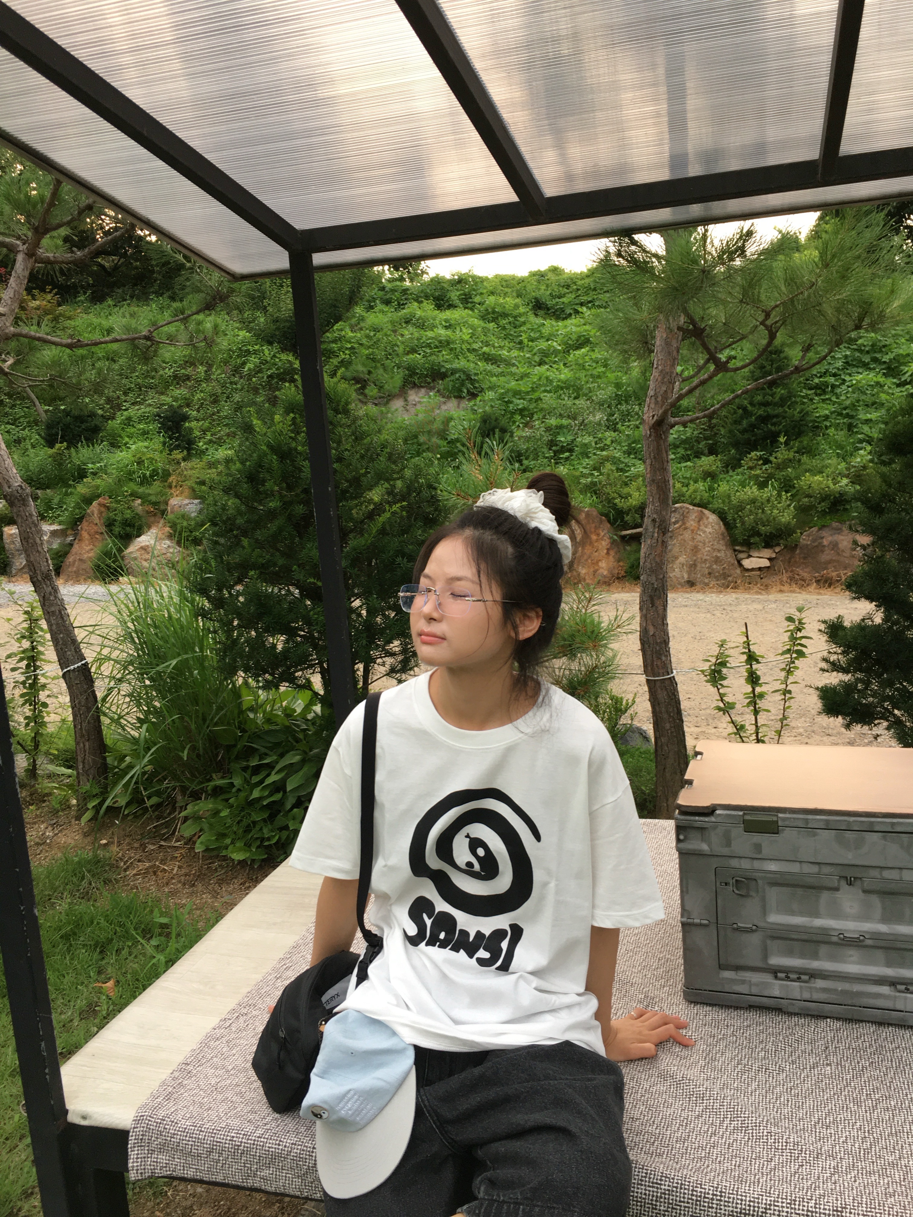 SANSI Yin Yang Snake T-Shirts White 착용 스타일 - 4