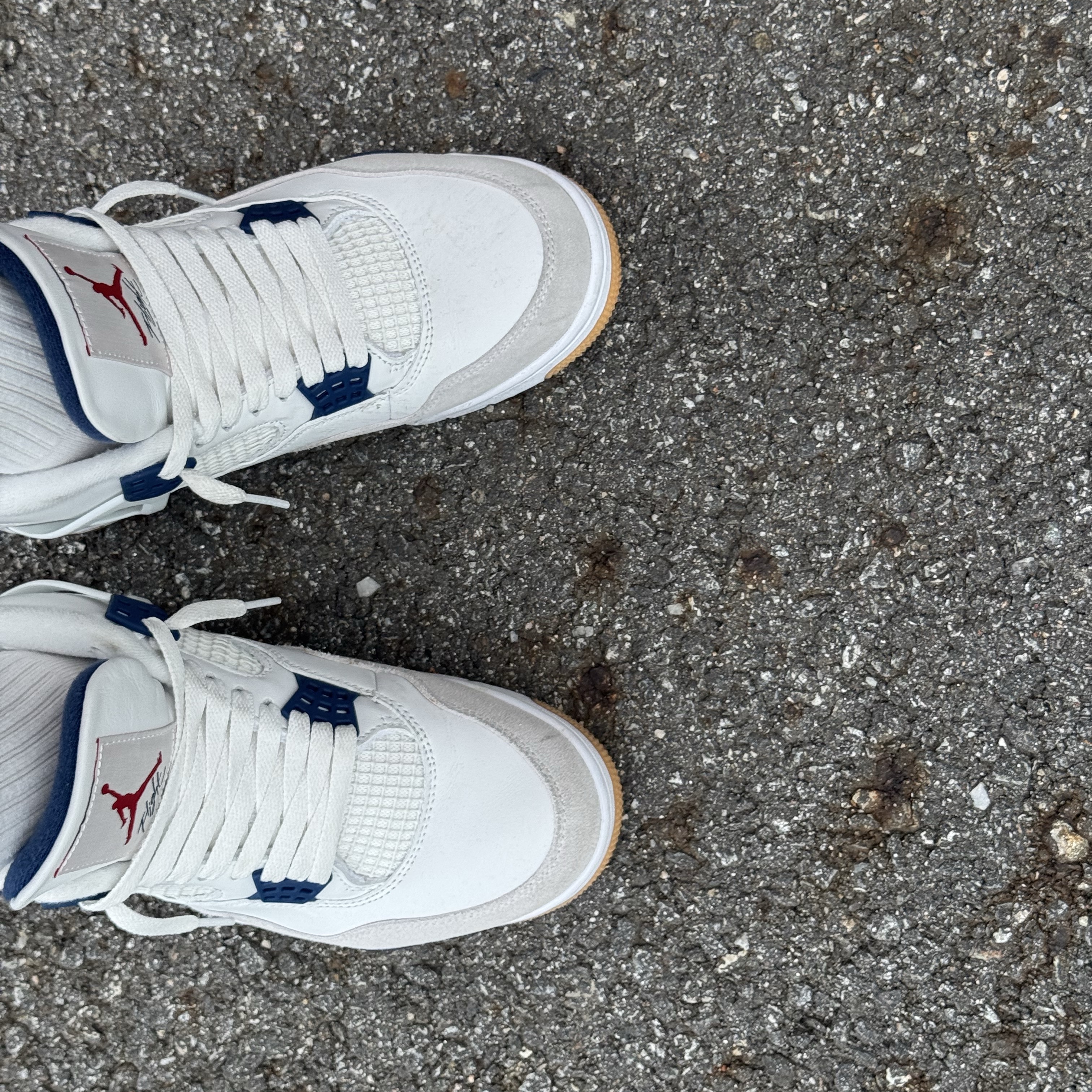 Jordan 4 x Nike SB Retro SP Navy 착용 스타일