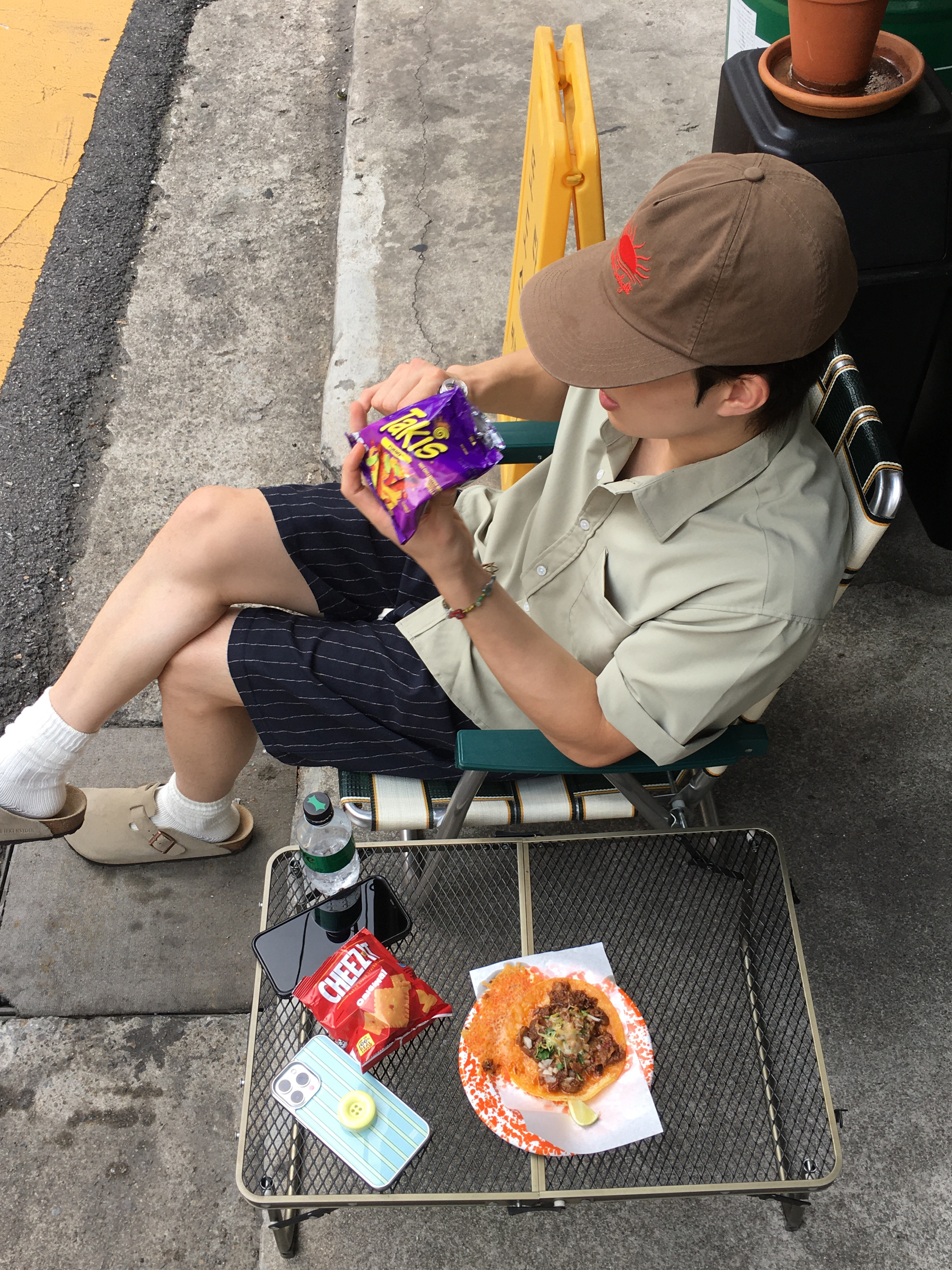 TOWTOW.ARCHIVE Sun Bracelet, Birkenstock Boston Suede Leather Taupe - Regular 착용 스타일 - 1