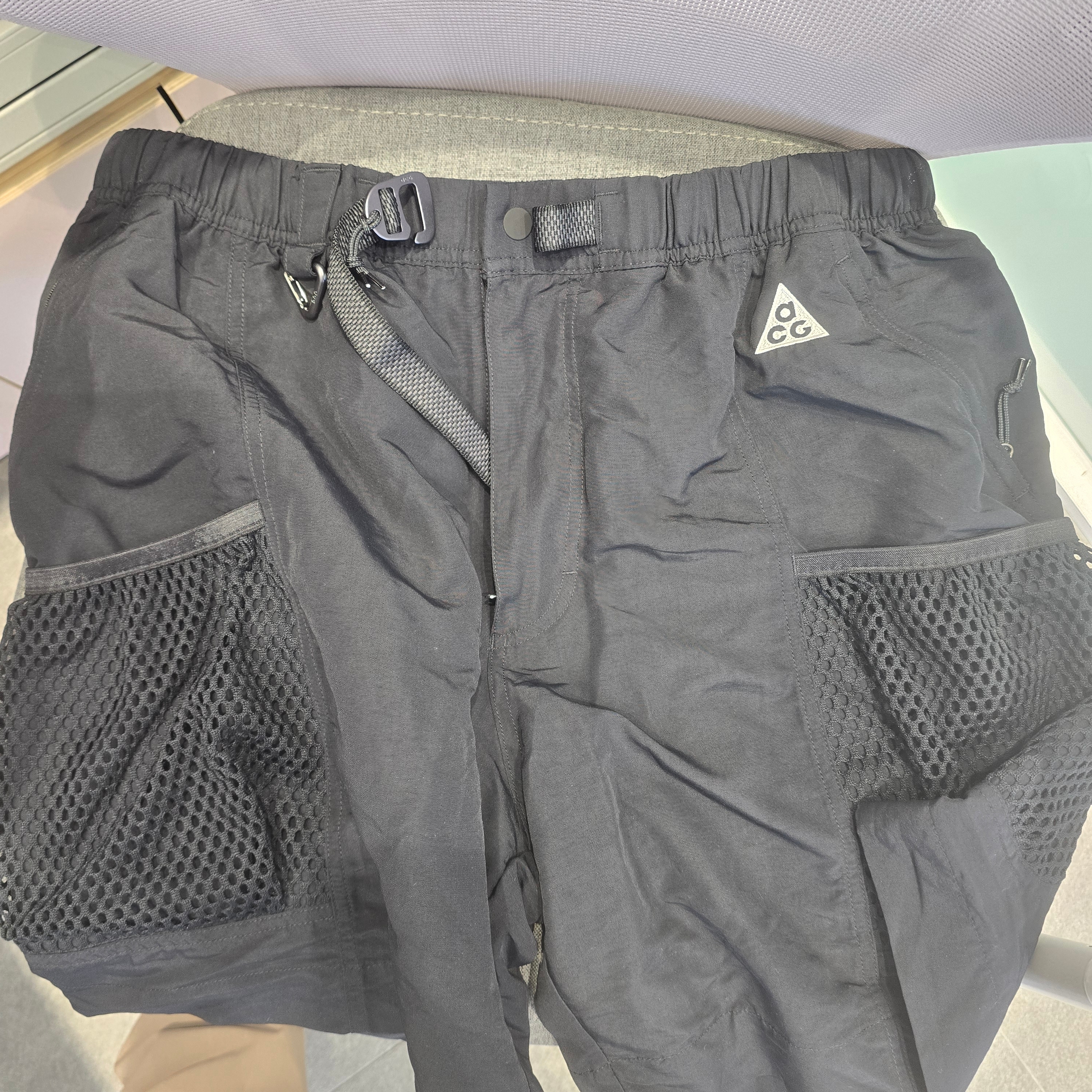 Nike ACG Snowgrass Cargo Shorts Black - Asia 착용 스타일