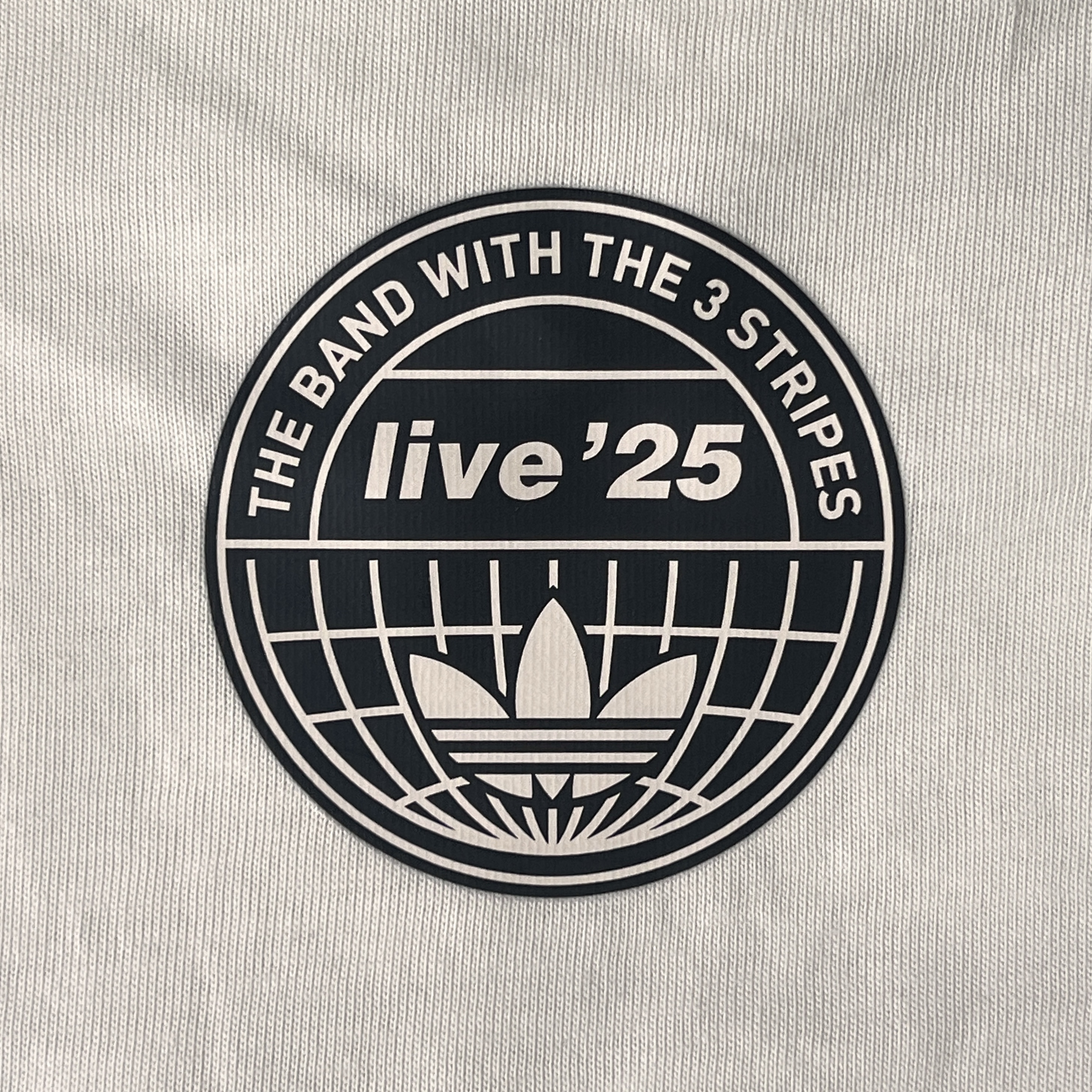 Adidas x Oasis Tour 3-Stripes T-Shirt Cream White - US Sizing, Adidas x Oasis Tour 3-Stripes T-Shirt Clear Sky Night Indigo - US Sizing 착용 스타일 - 2