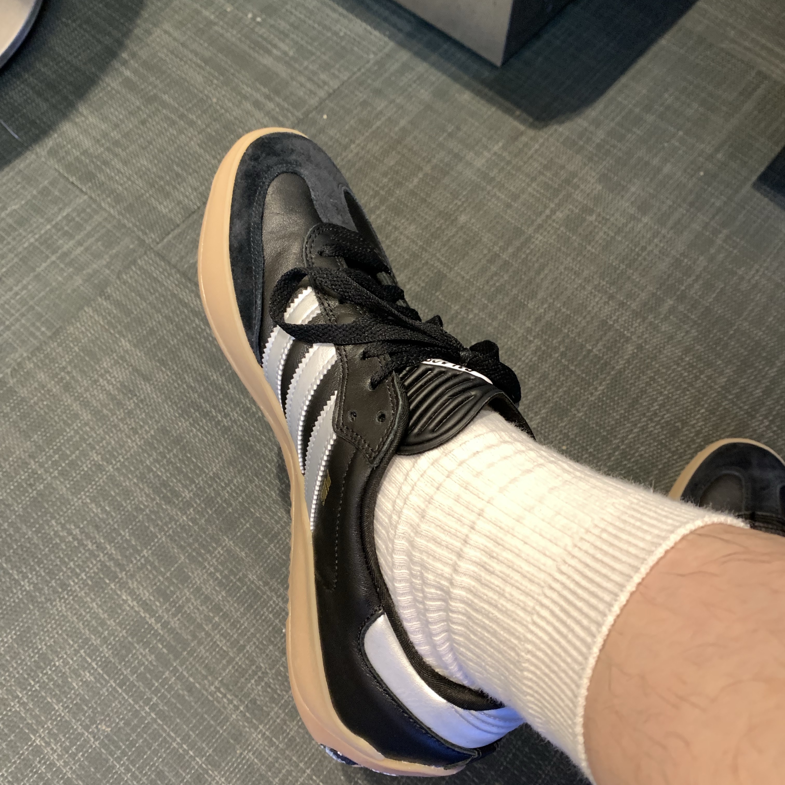 Adidas x Palace Samba Black Silver 착용 스타일