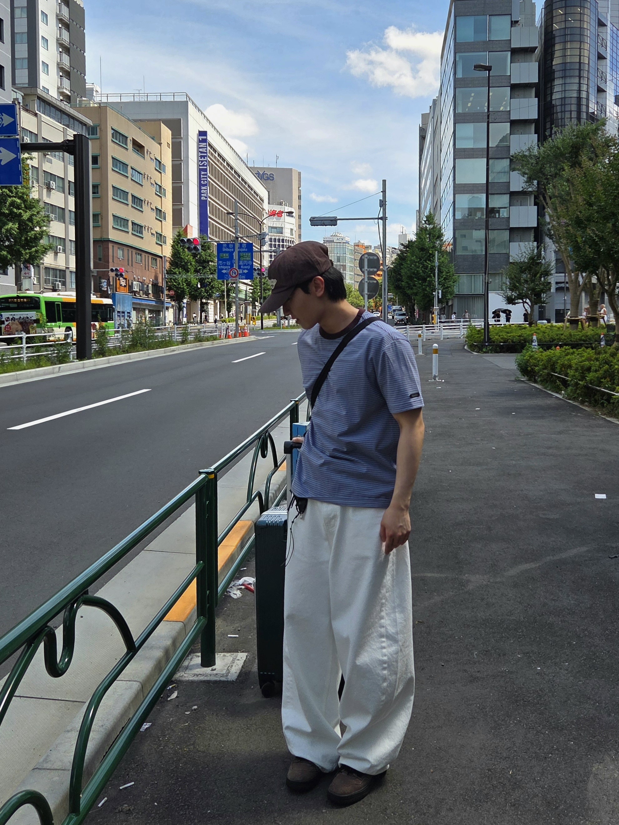 noun Wide Curved Denim Pants White 착용 스타일 - 2