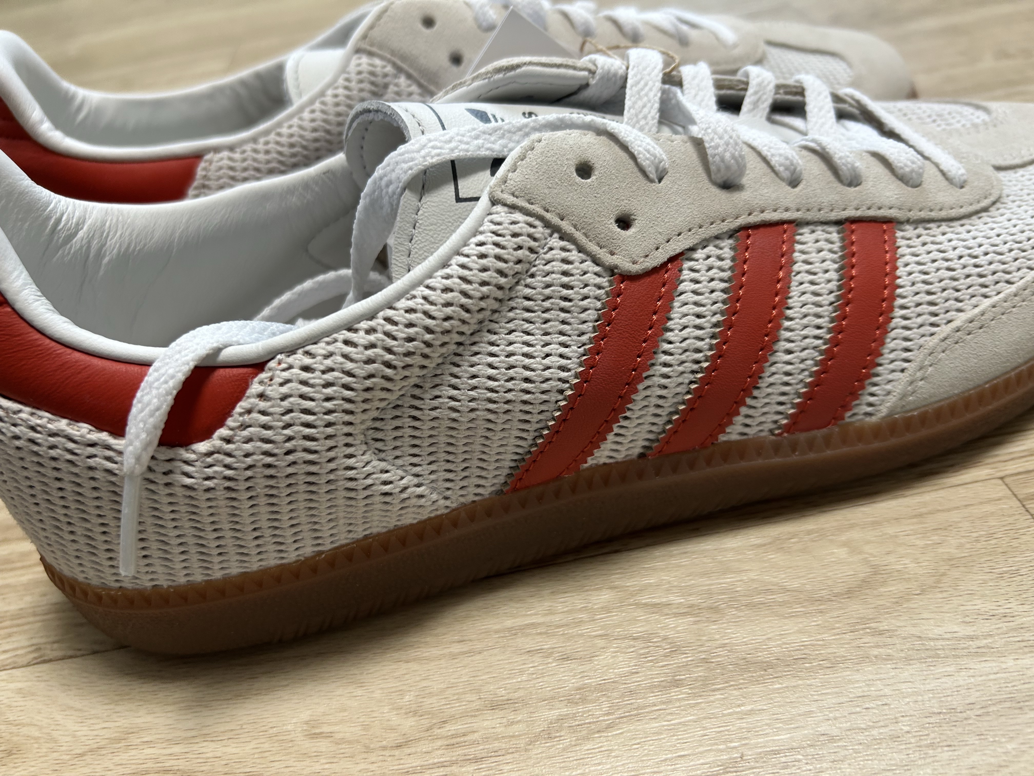 Adidas Samba OG Crystal White Preloved Red 착용 스타일