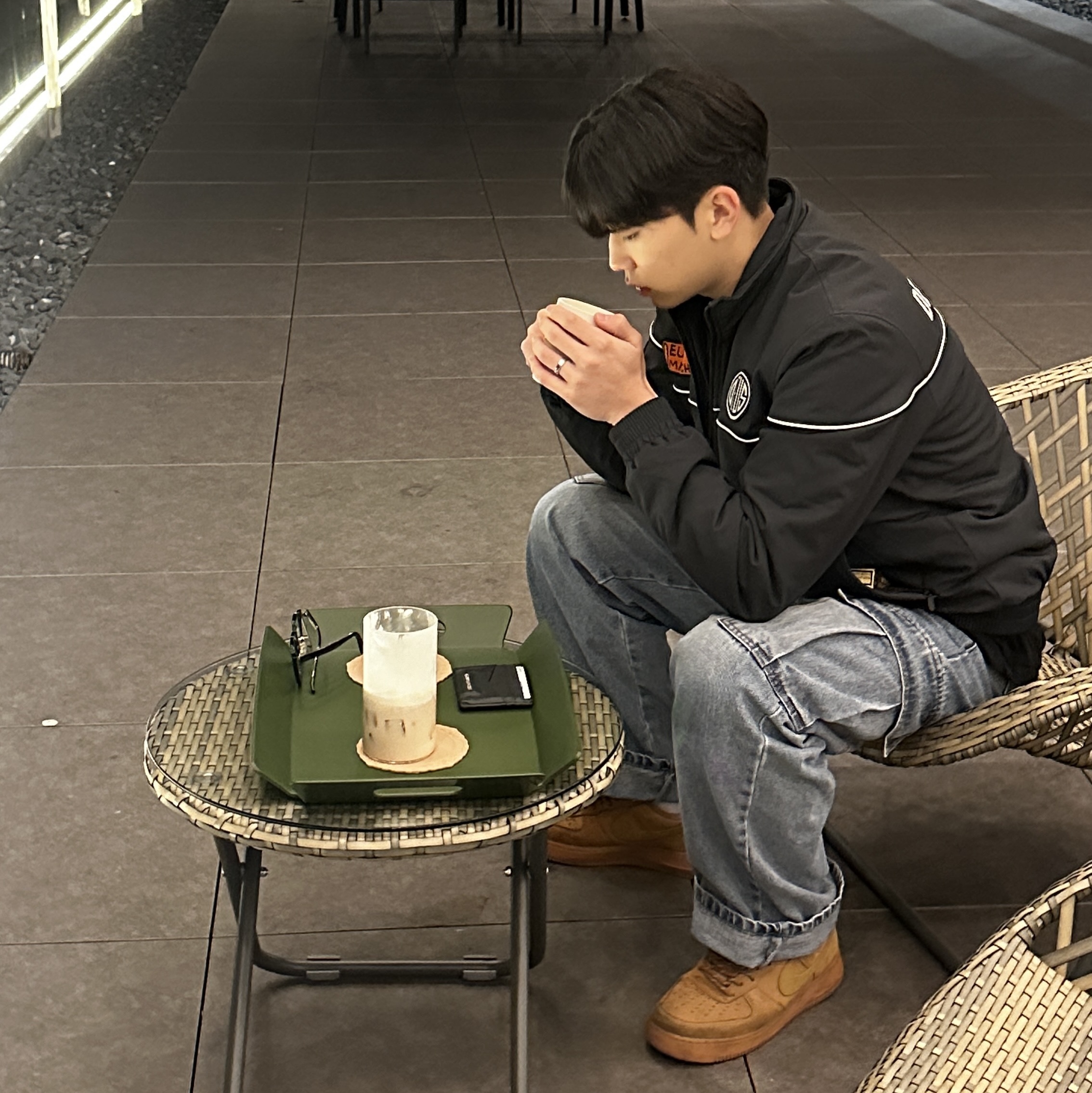 Deus Ex Machina Ceremony Jacket Black, Nike Air Force 1 '07 WB Flax 착용 스타일 - 4