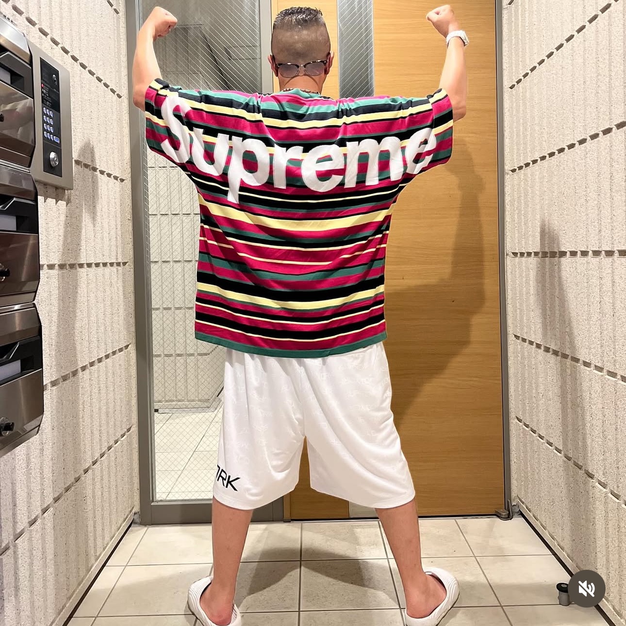 Supreme Intarsia S/S Top Stripe - 25SS, Supreme x New York Yankees Gore-Tex 700-Fill Down Jacket Navy - 21FW 착용 스타일 - 2