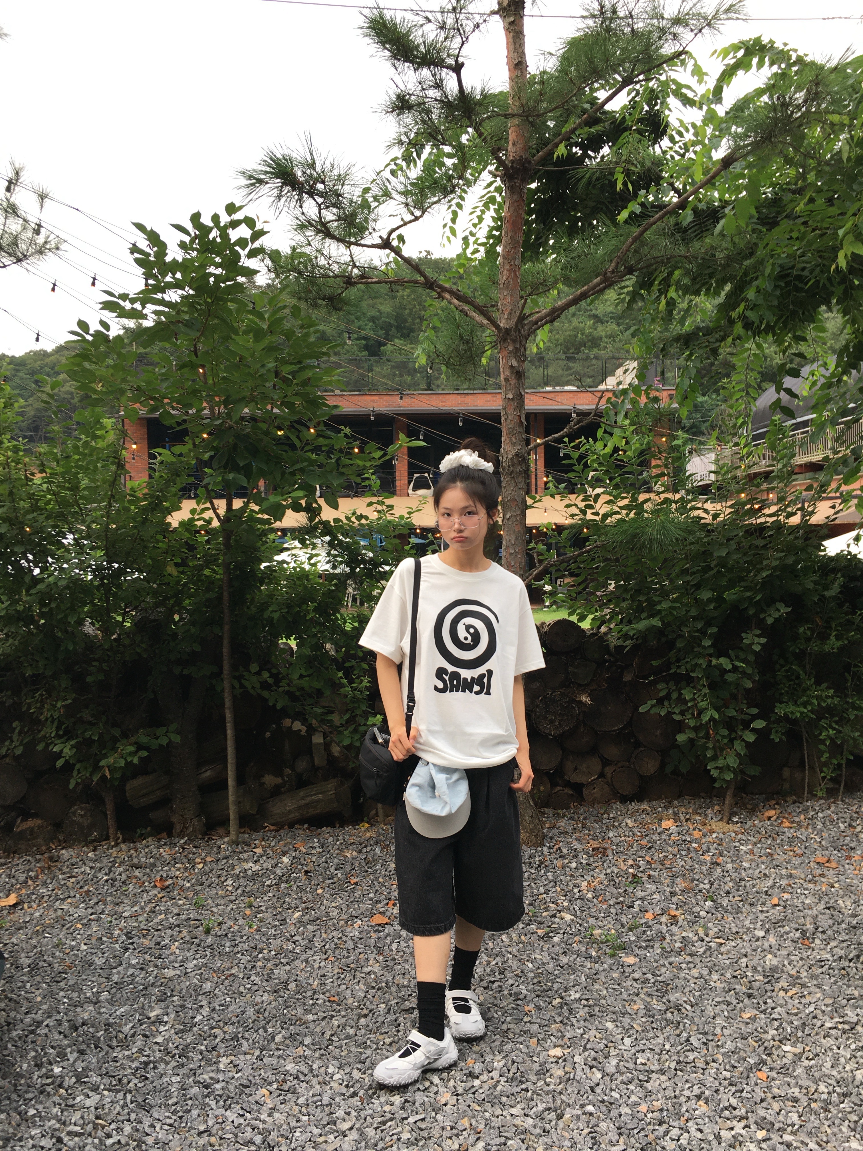SANSI Yin Yang Snake T-Shirts White 착용 스타일 - 3