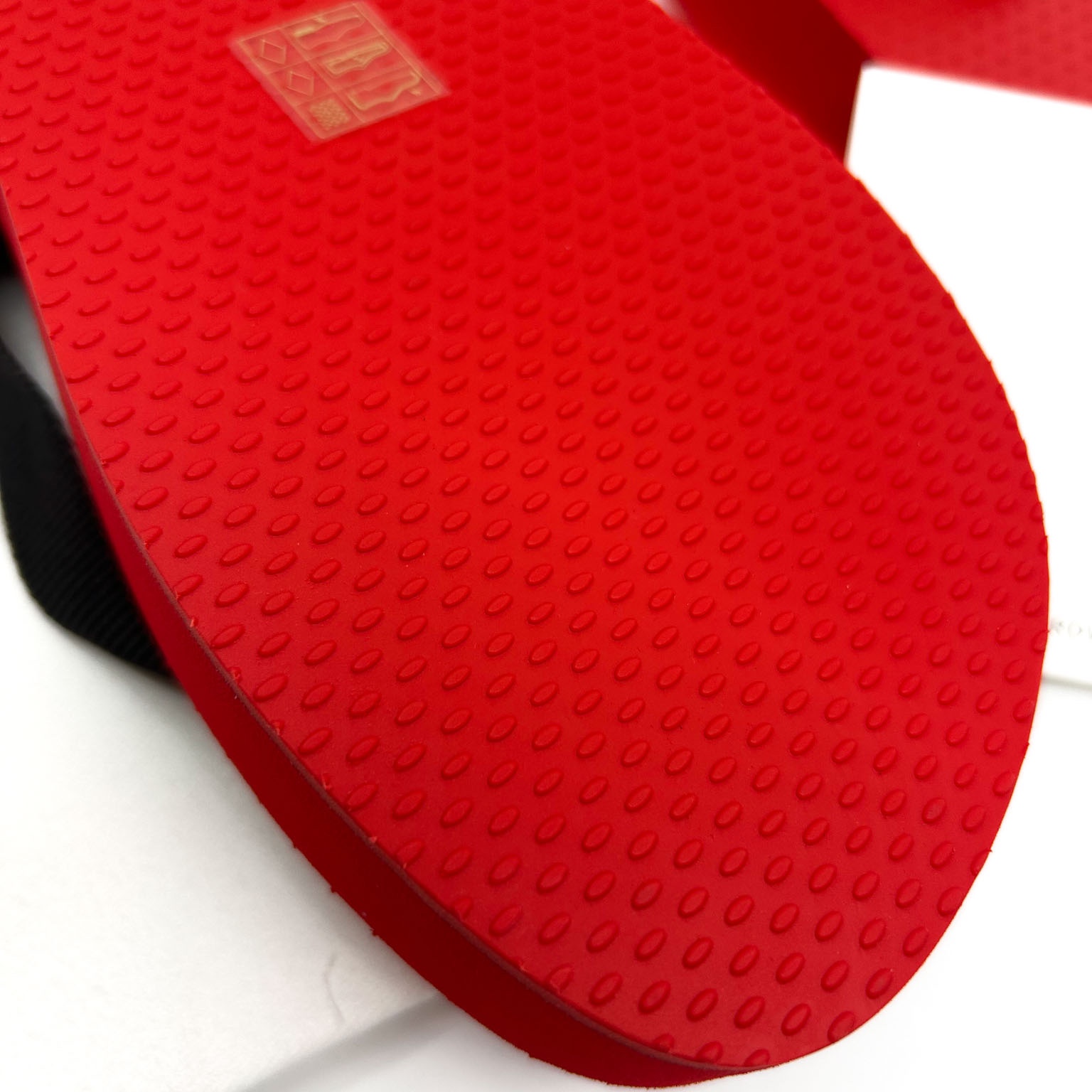 (W) The Row Dune Rubber Platform Sandal Scarlet 착용 스타일 - 4