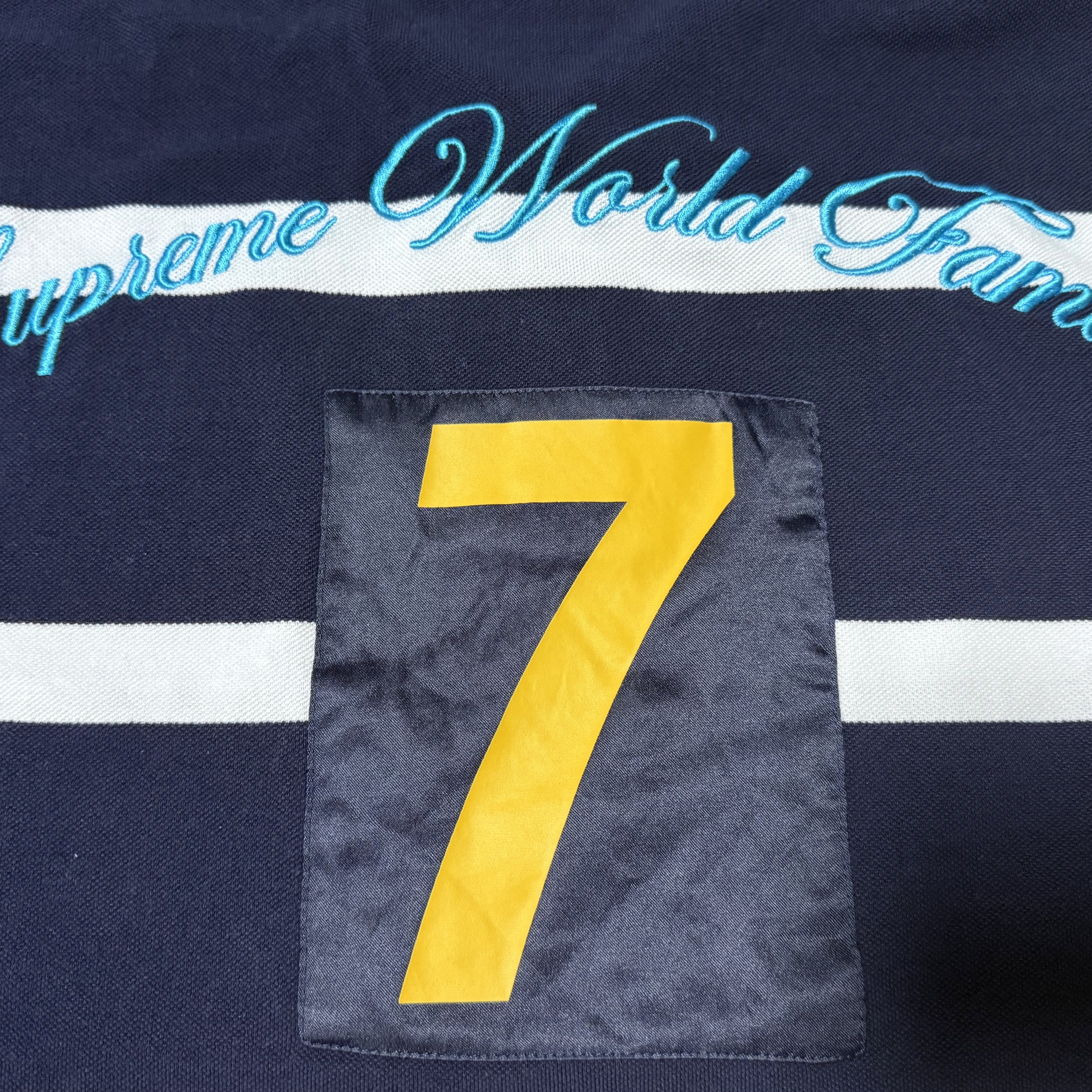 Supreme Cursive Polo Navy Stripe - 25SS 착용 스타일 - 5
