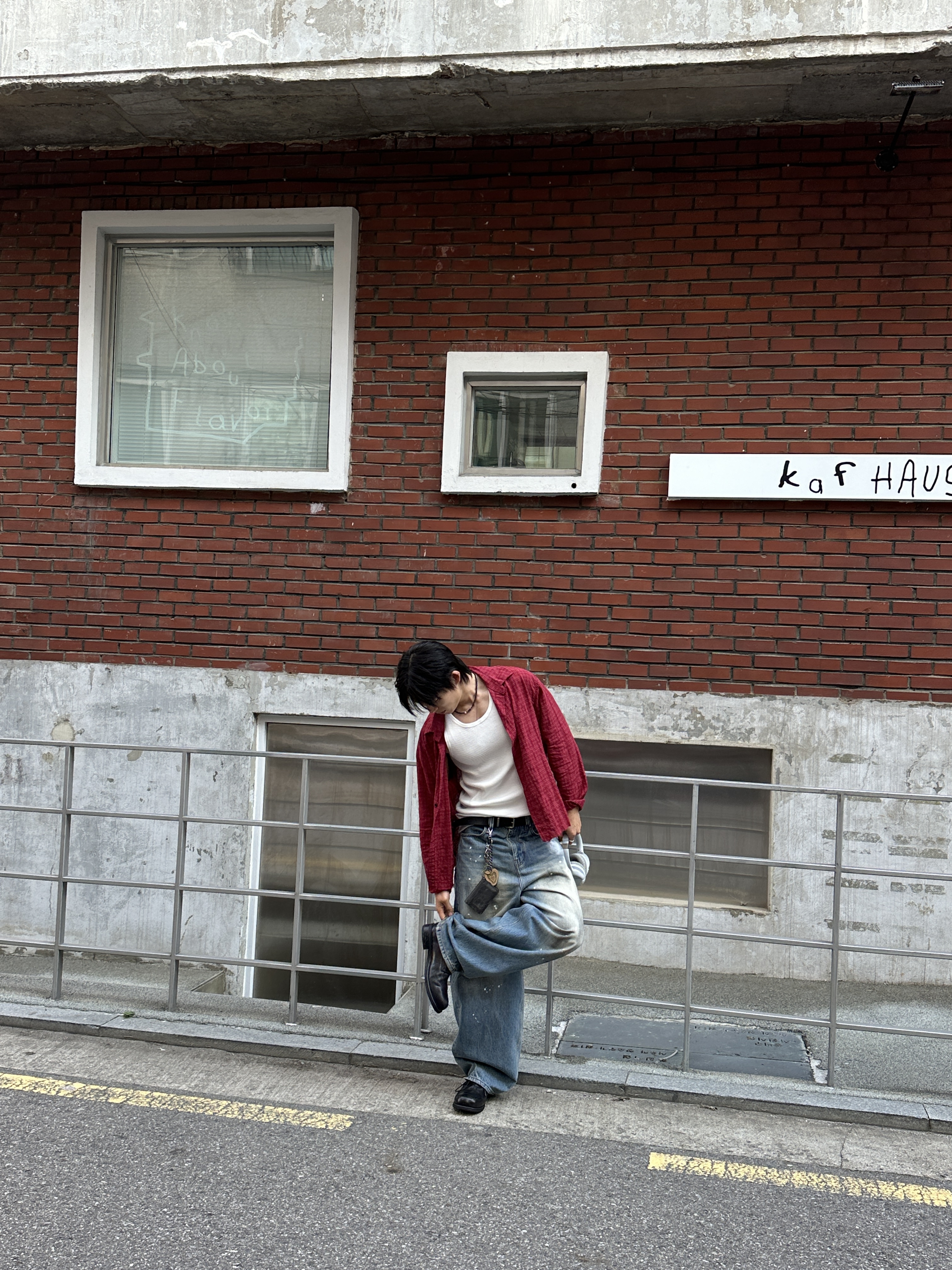 noun Wide Curved Denim Pants Painting Blue 착용 스타일 - 5