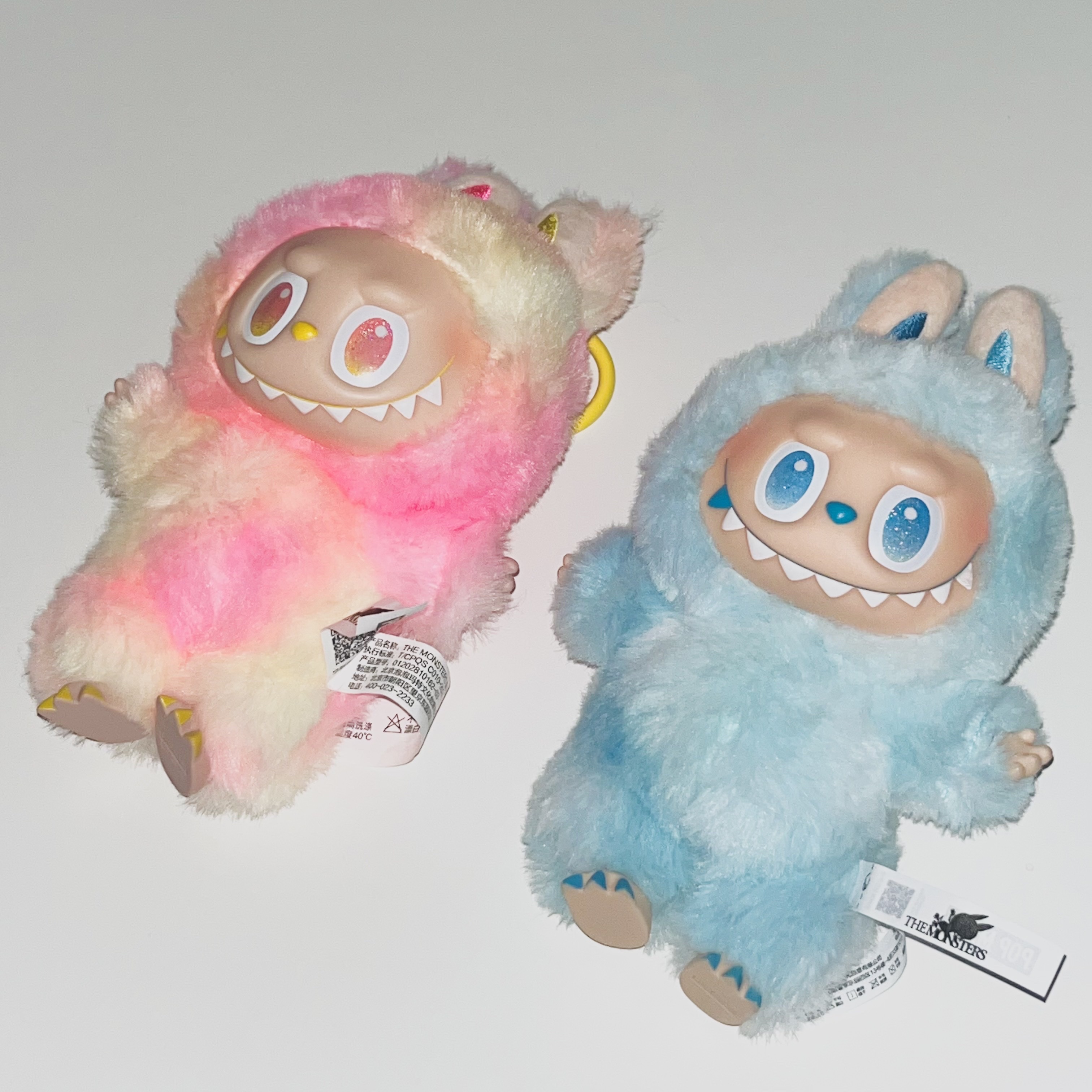 Pop Mart Labubu The Monsters Highlight Series Hope Keyring (Opened Case), Pop Mart Labubu The Monsters Highlight Series Loyalty Keyring (Opened Case) 착용 스타일 - 1