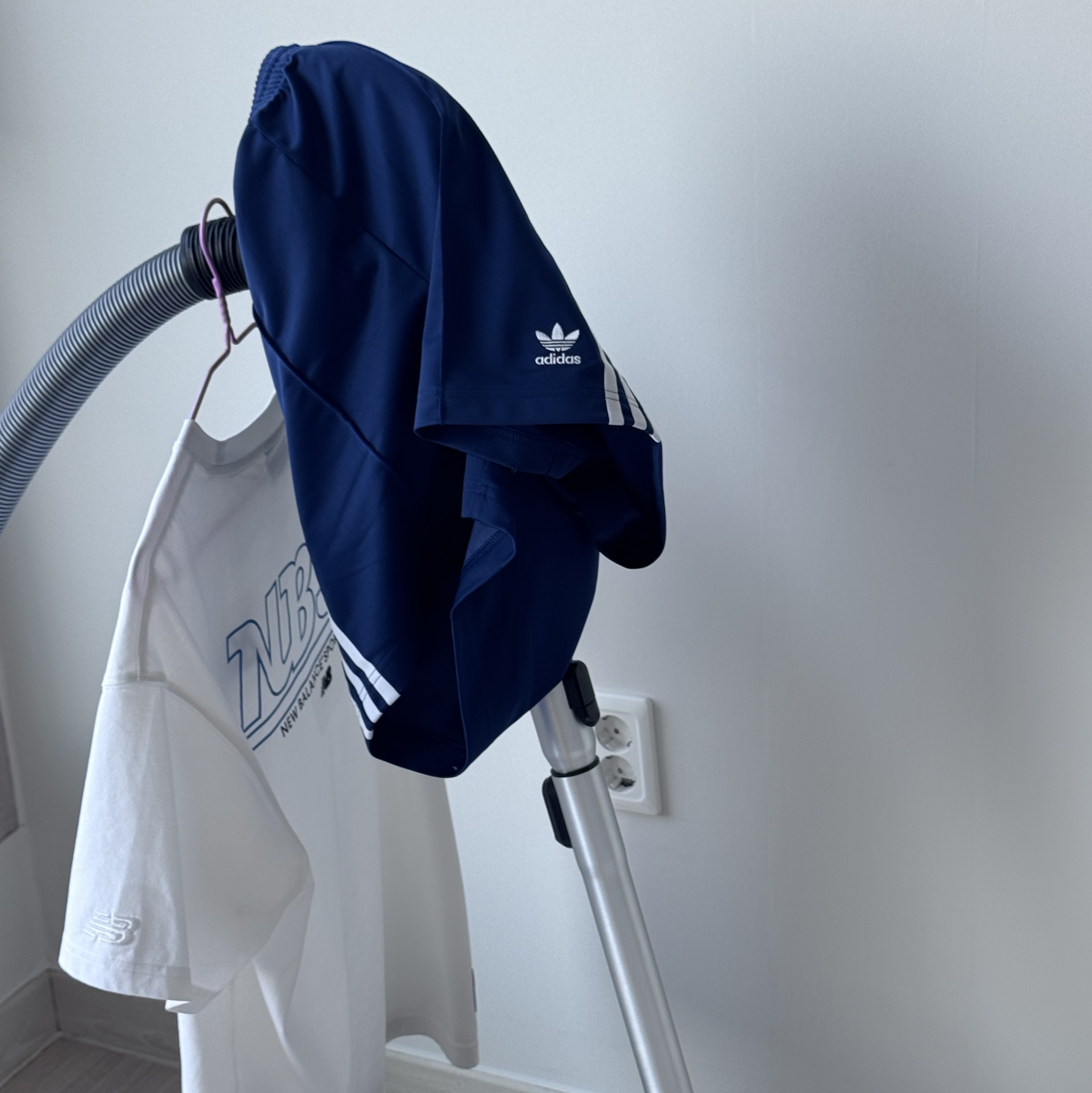 (W) Adidas Firebird Shorts Dark Blue - KR Sizing 착용 스타일 - 1