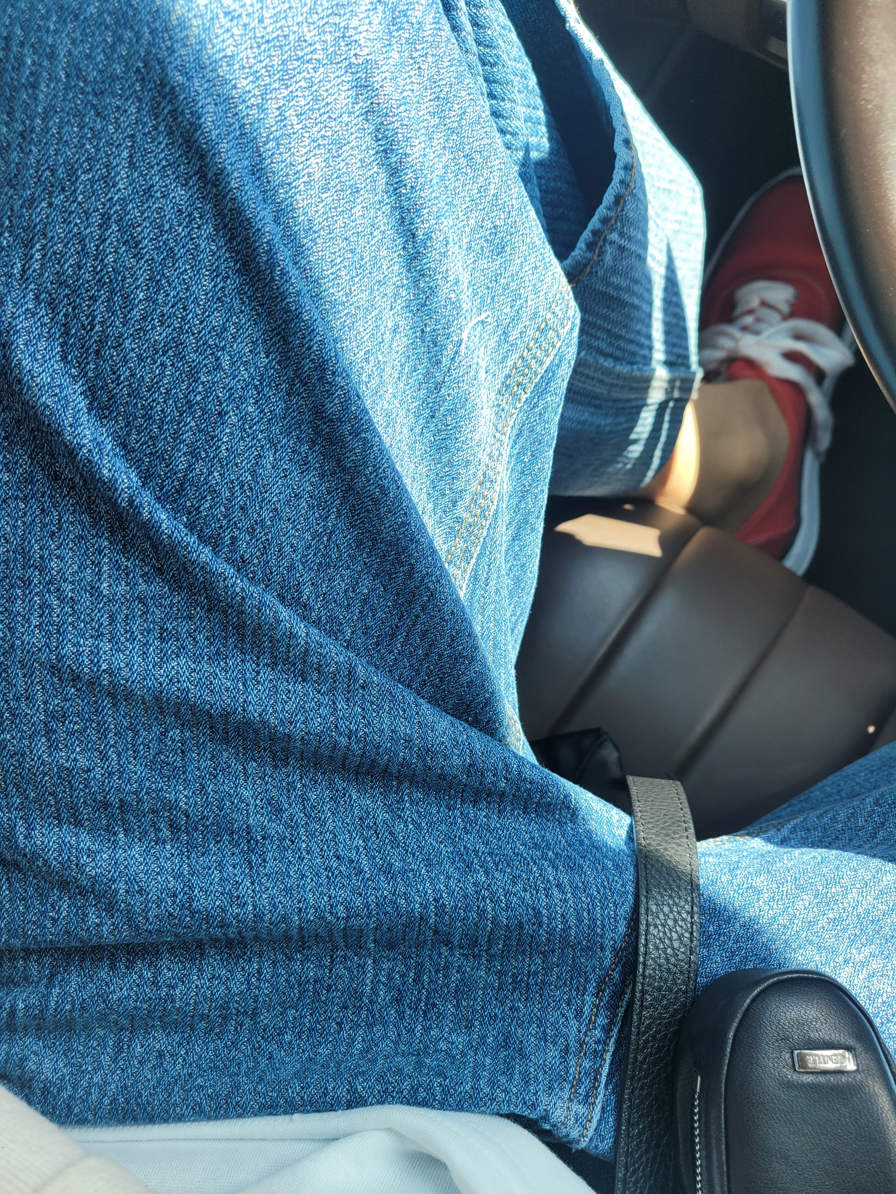 STU Stripe Denim Pants Mid Blue, Maison Mihara Yasuhiro Baker OG Sole Canvas Low Cut Sneakers Red 착용 스타일 - 2