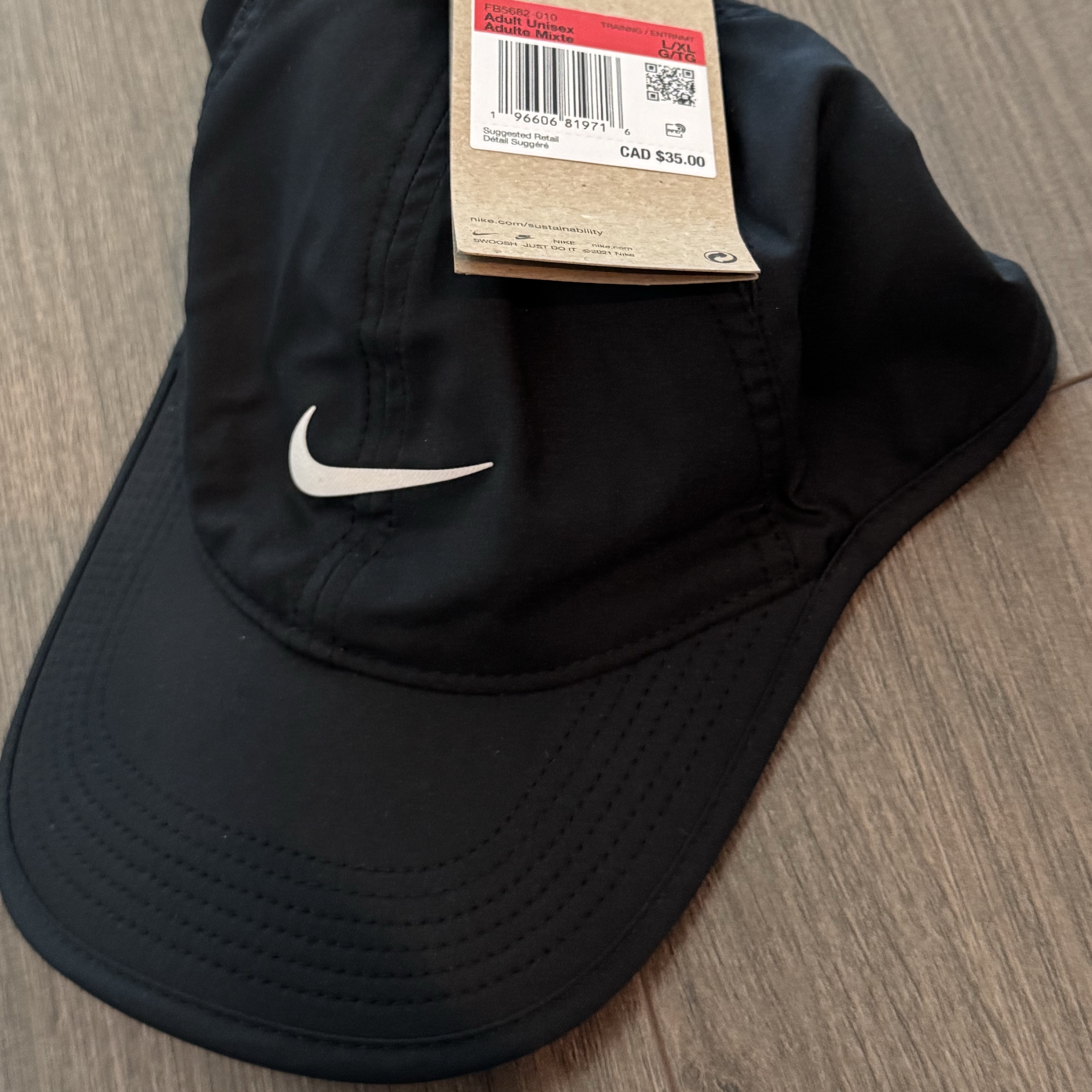 Nike Dri-Fit Club Unstructured Featherlight Cap Black 착용 스타일