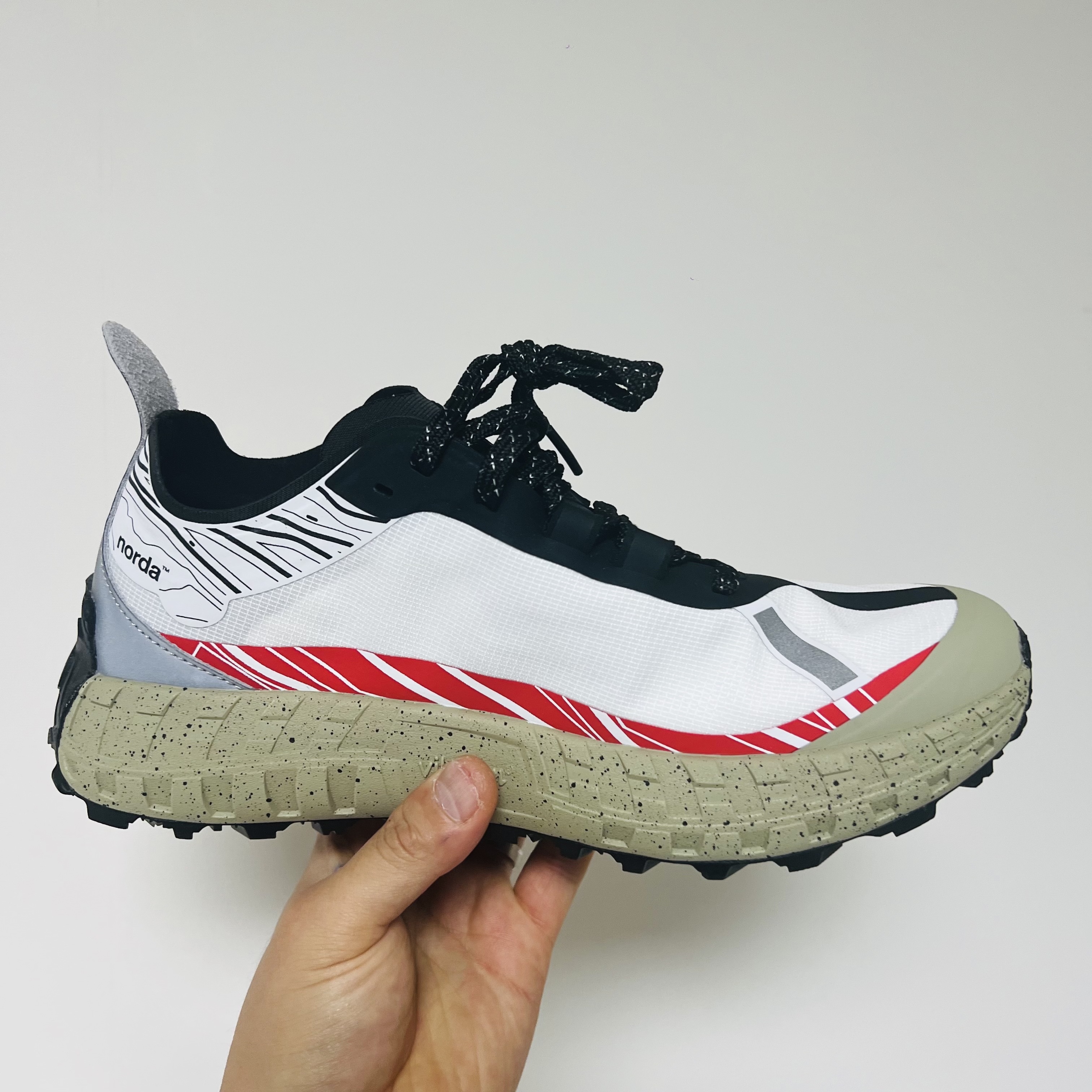 Norda x Ray Zahab 001 Magma 착용 스타일