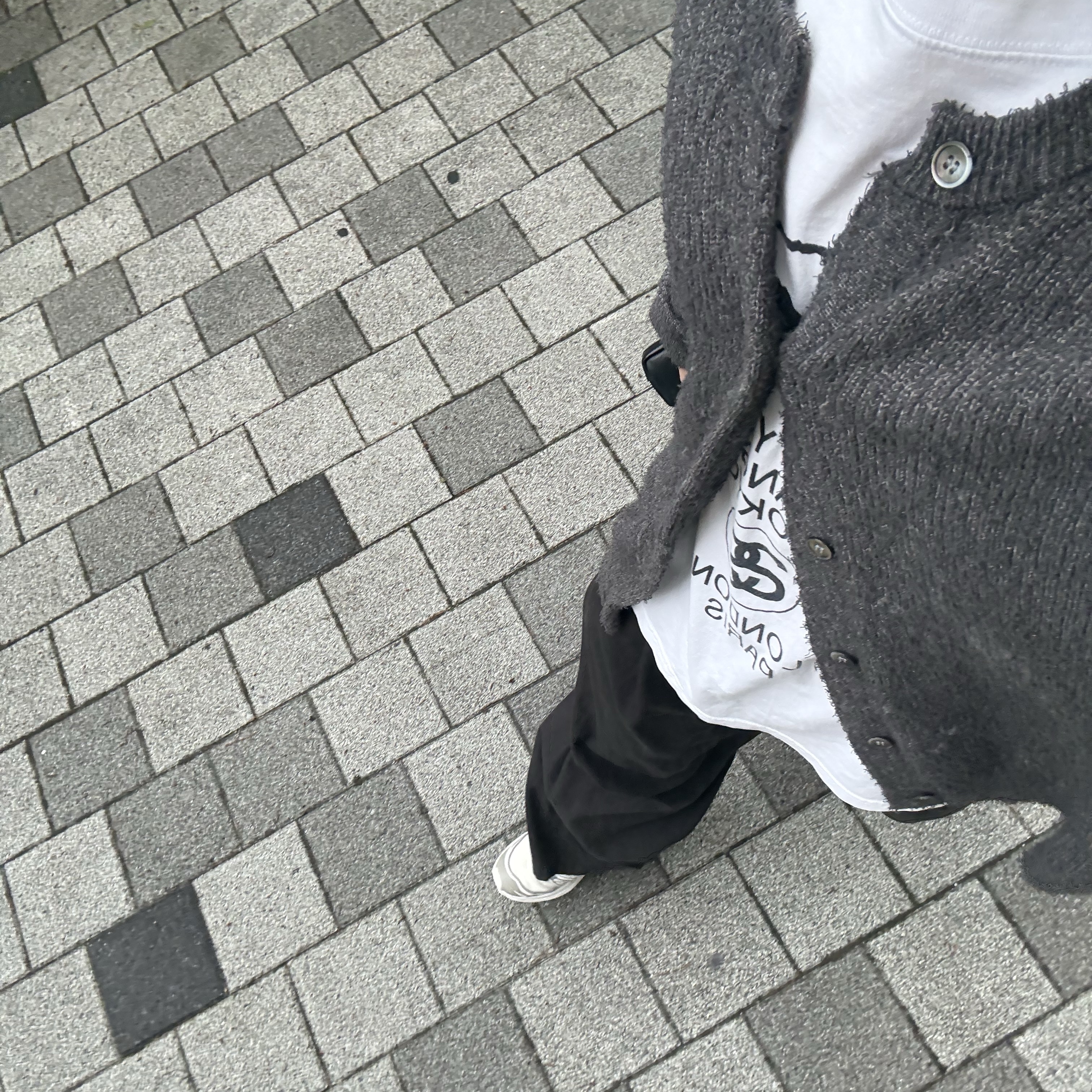 Salomon XT-6 Expanse Vanilla Ice White, Stussy World Tour T-Shirt White 2024,2025 착용 스타일
