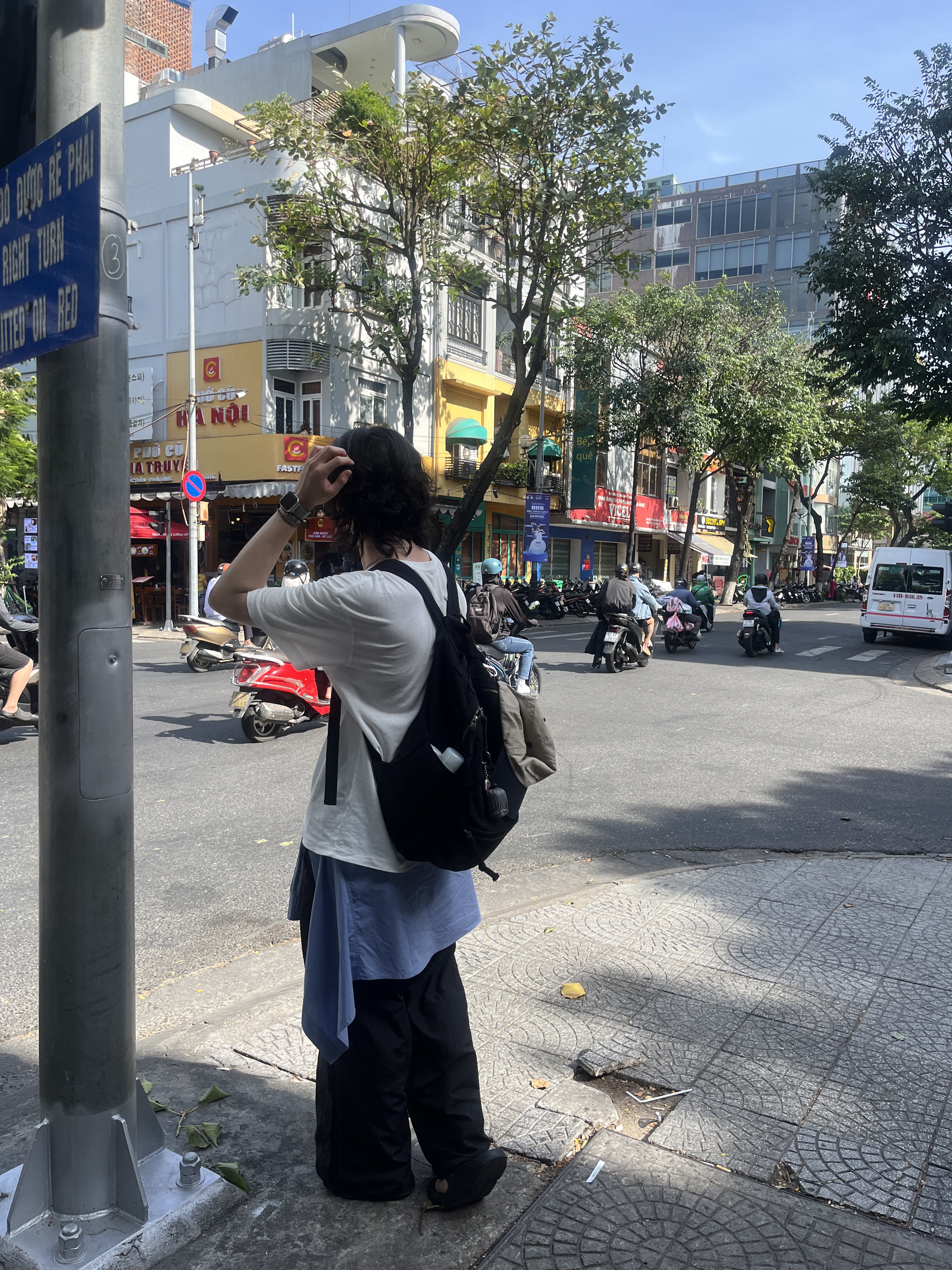 Polyteru Used Backpack 2PK Black, Oofos OOriginal Black 착용 스타일