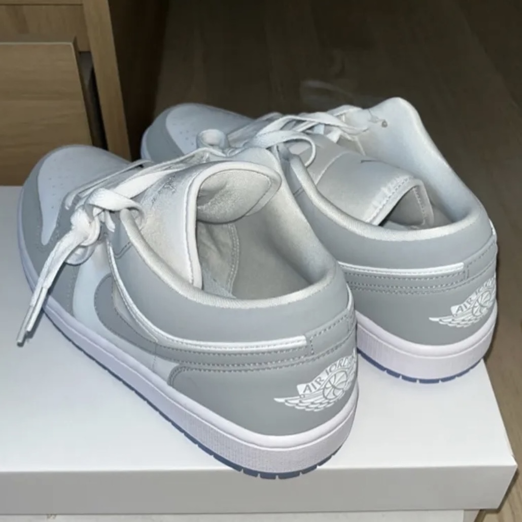 (W) Jordan 1 Low White Wolf Grey 착용 스타일 - 2