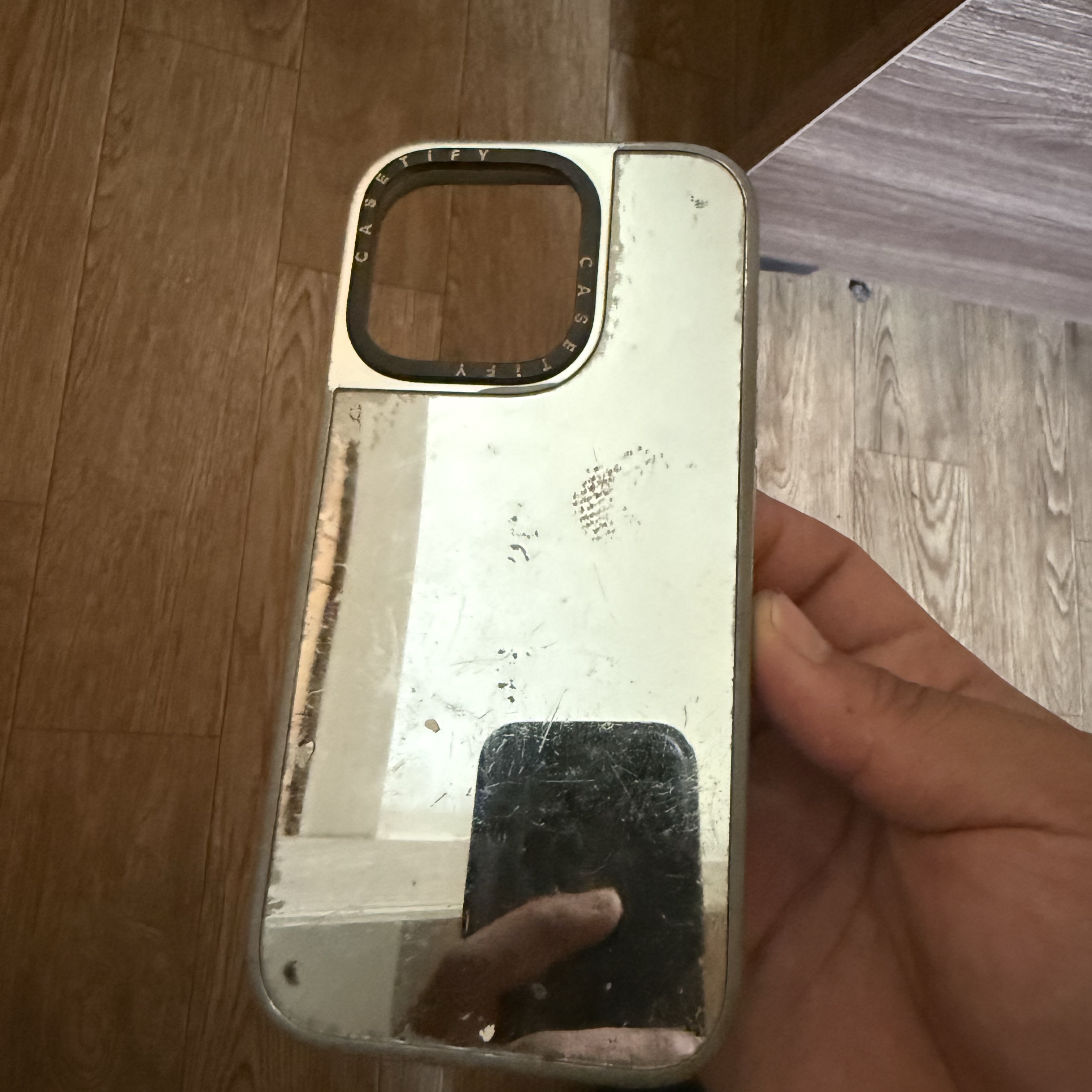 Casetify x Matin Kim iPhone Signature Magsafe Mirror Case Silver 착용 스타일