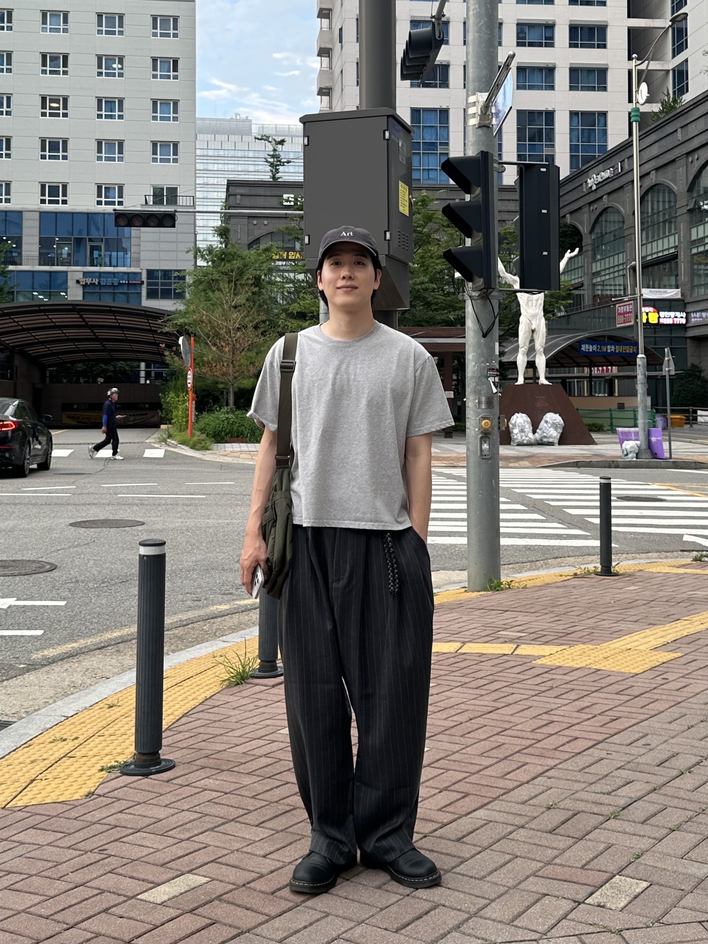 noun Wide Tapered Pants Stripe Charcoal, Dr. Martens 1461 Smooth Black 착용 스타일 - 2