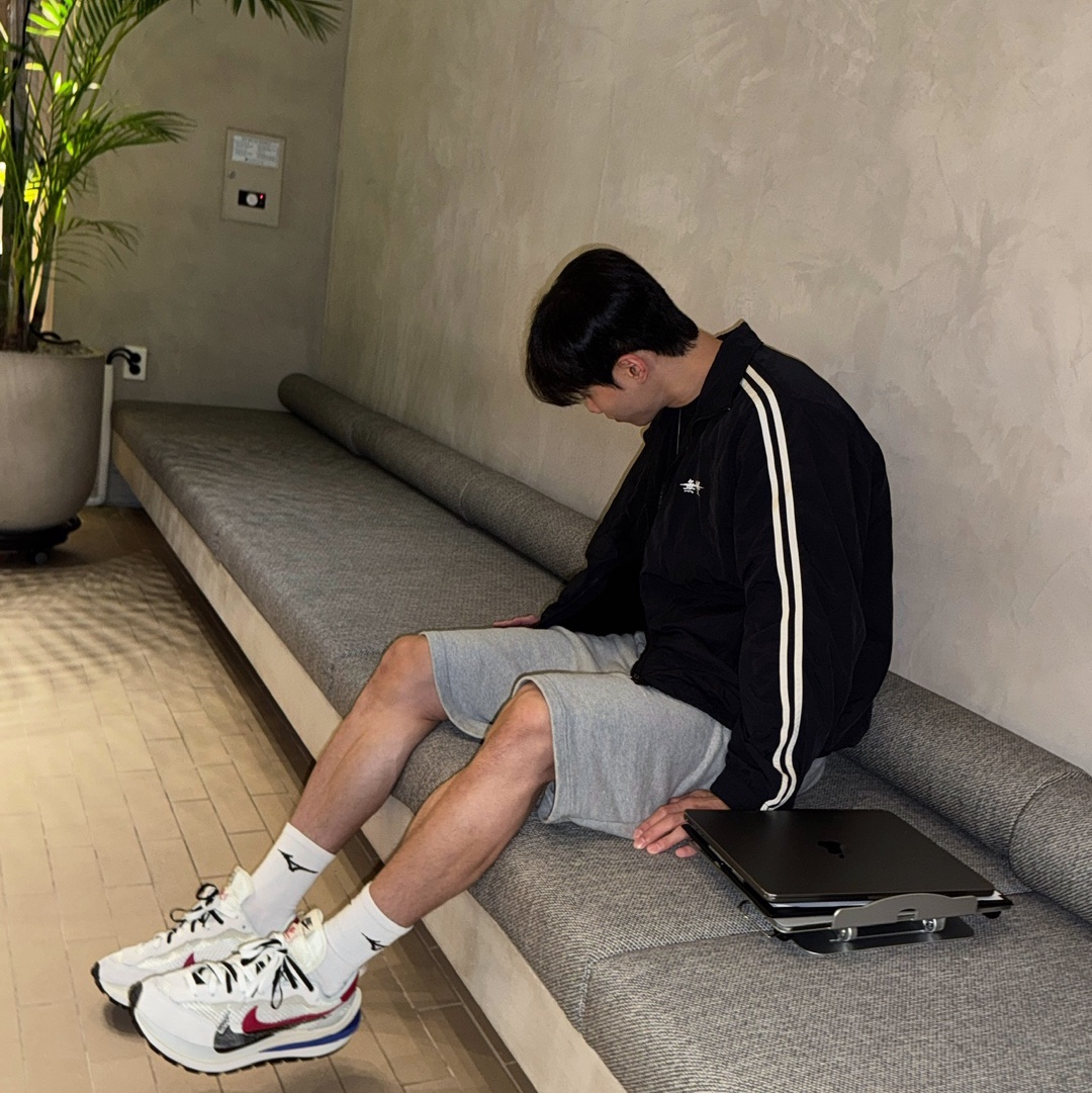 Nike x Sacai VaporWaffle Royal Fuchsia, Knitted Bermuda Traning Half Pants Melange Grey 착용 스타일 - 1