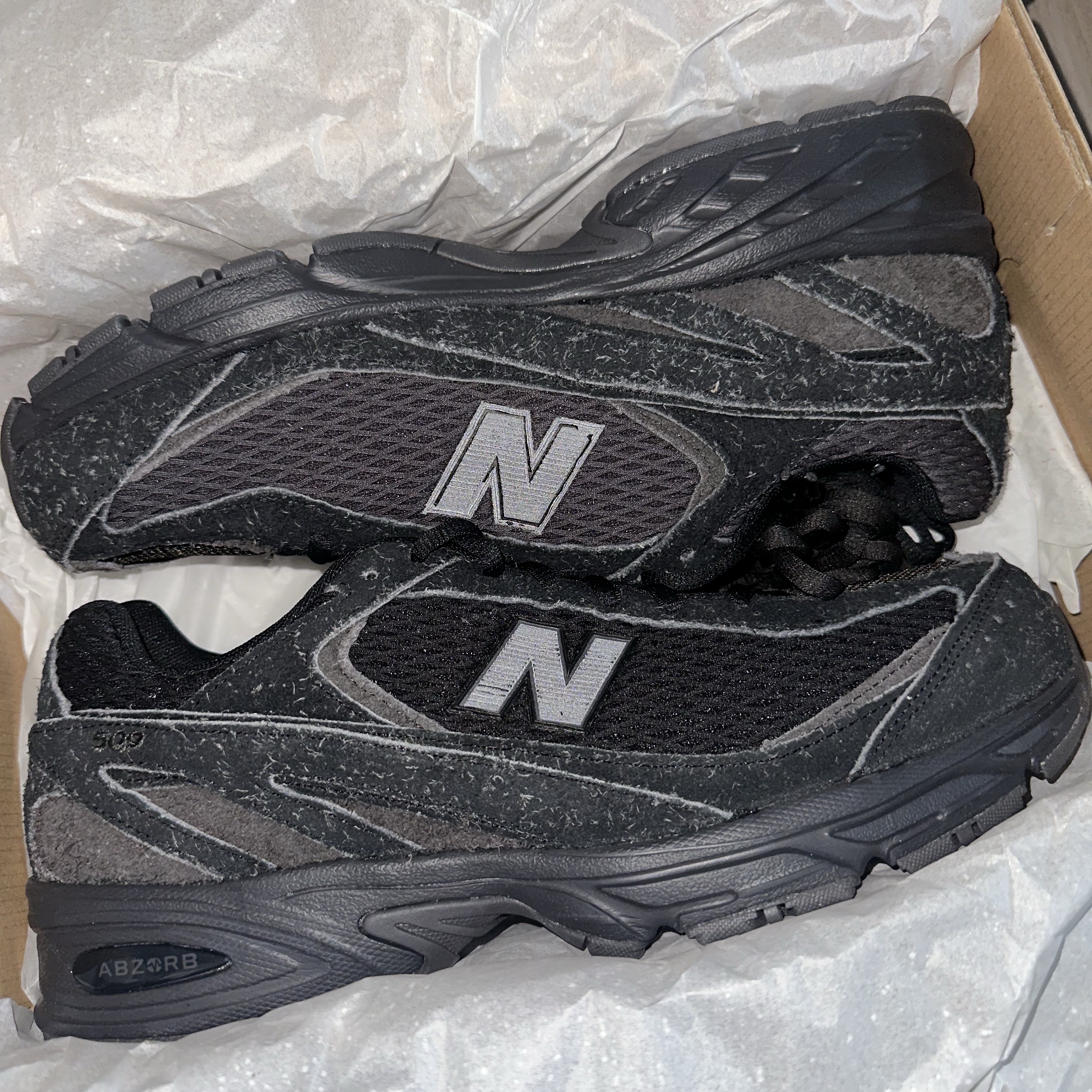 New Balance 509 Black Castle Grey 착용 스타일