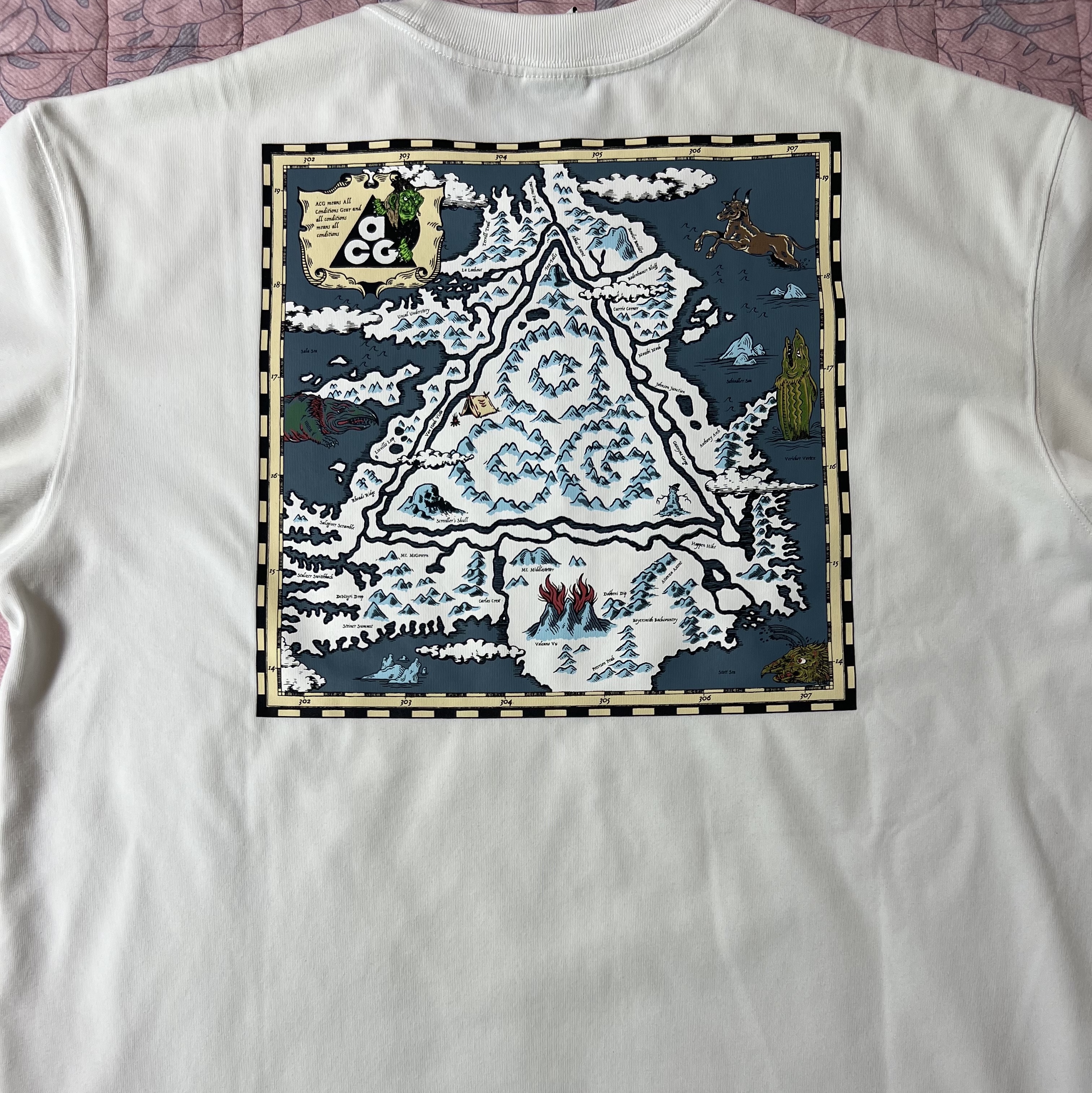 Nike ACG Iceland Map T-Shirt Summit White - Asia 착용 스타일