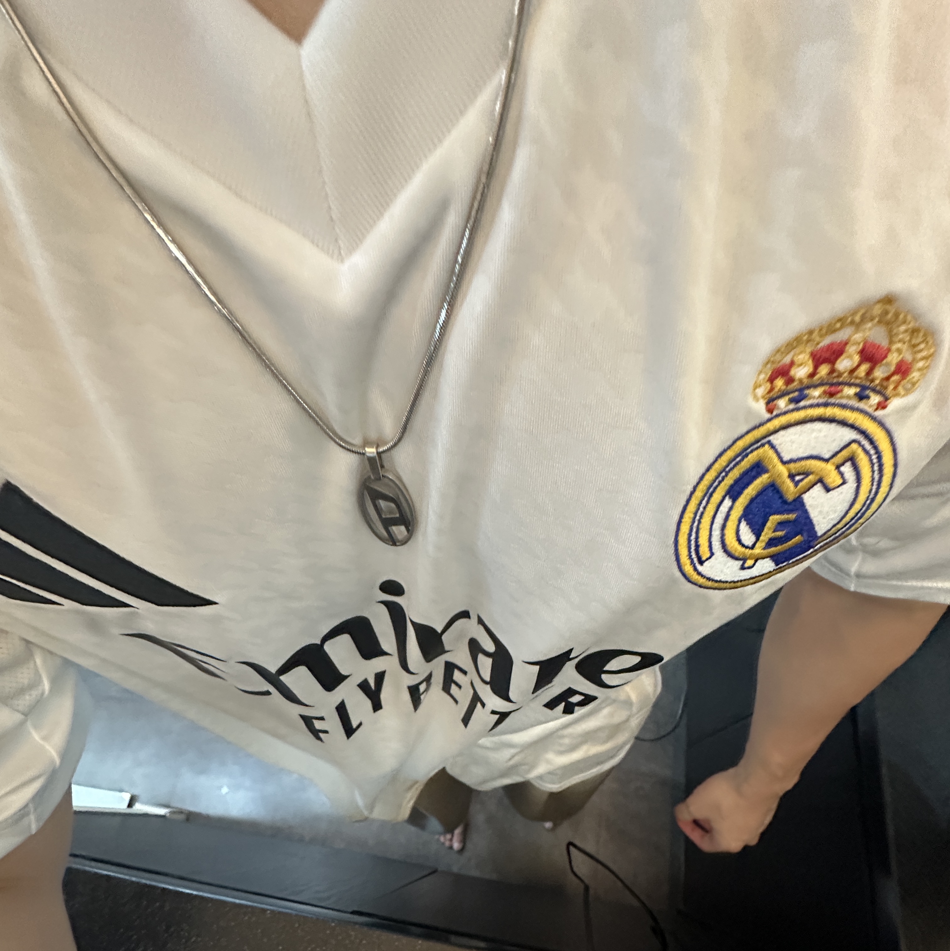 Adidas Real Madrid 2024/25 Home Jersey White - KR Sizing (Non Marking Ver.) 착용 스타일 - 2