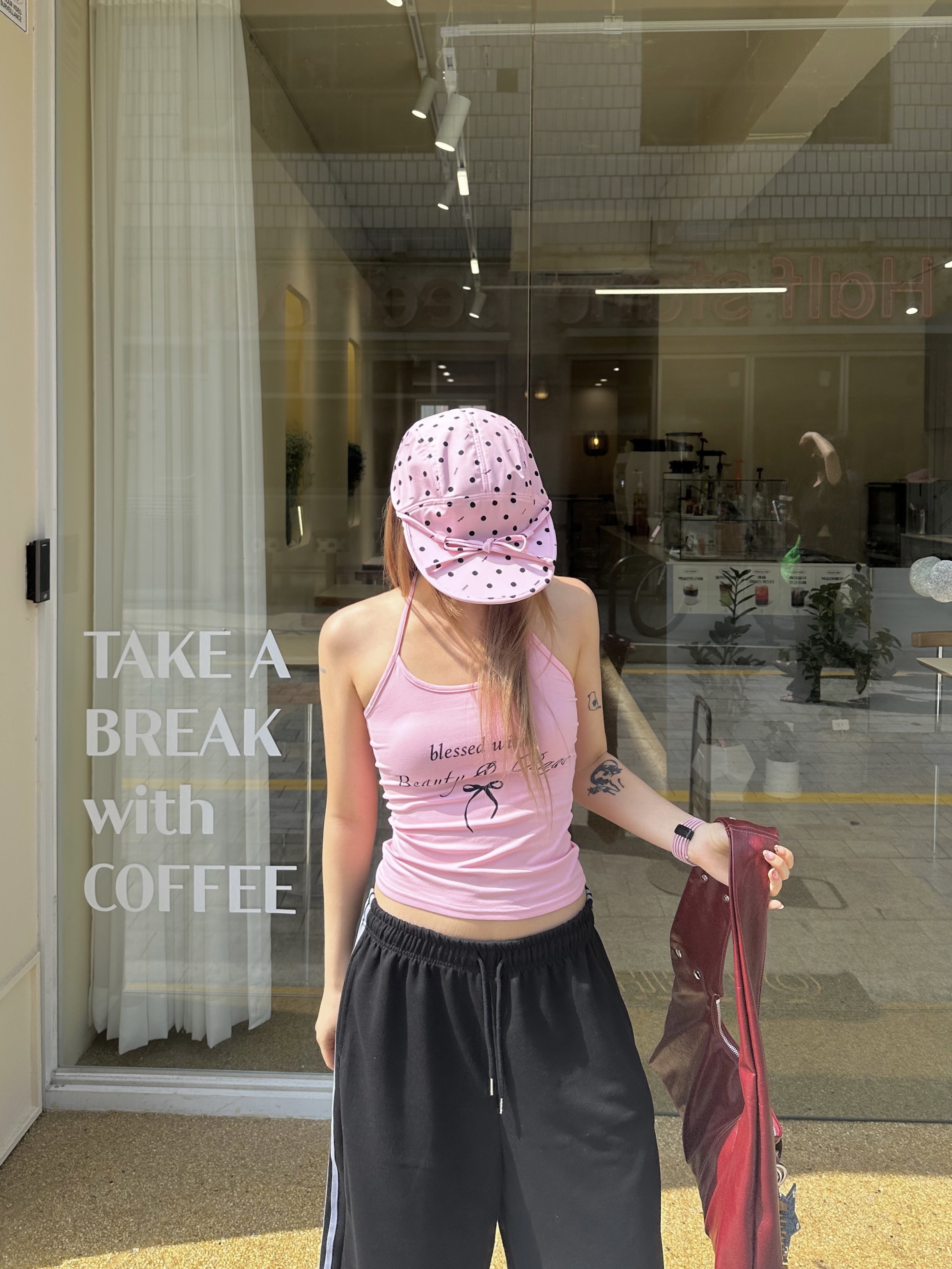 LOTS YOU X YOUCHE Duck Cap Light Pink 착용 스타일 - 1