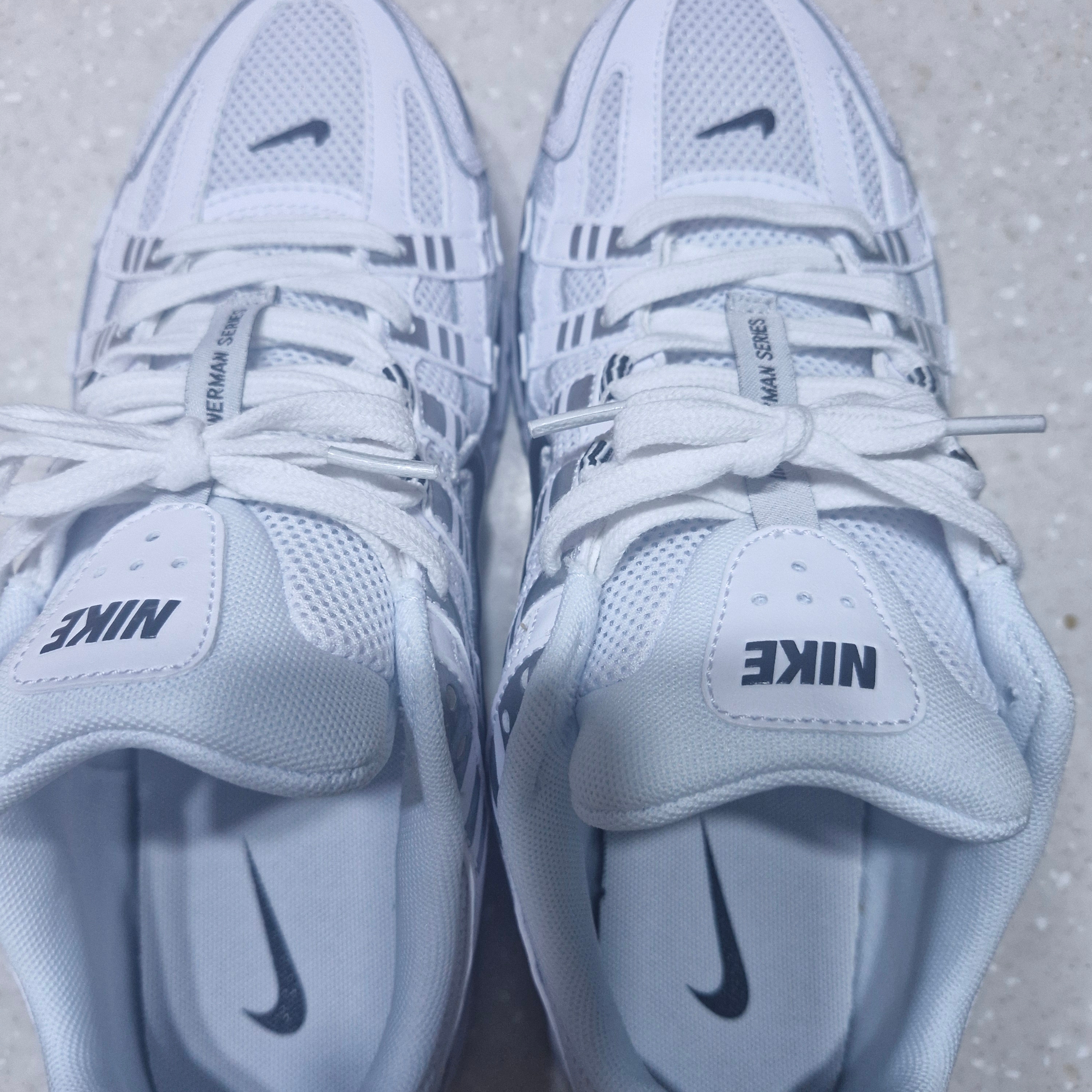 (W) Nike P-6000 White Metallic Silver 착용 스타일