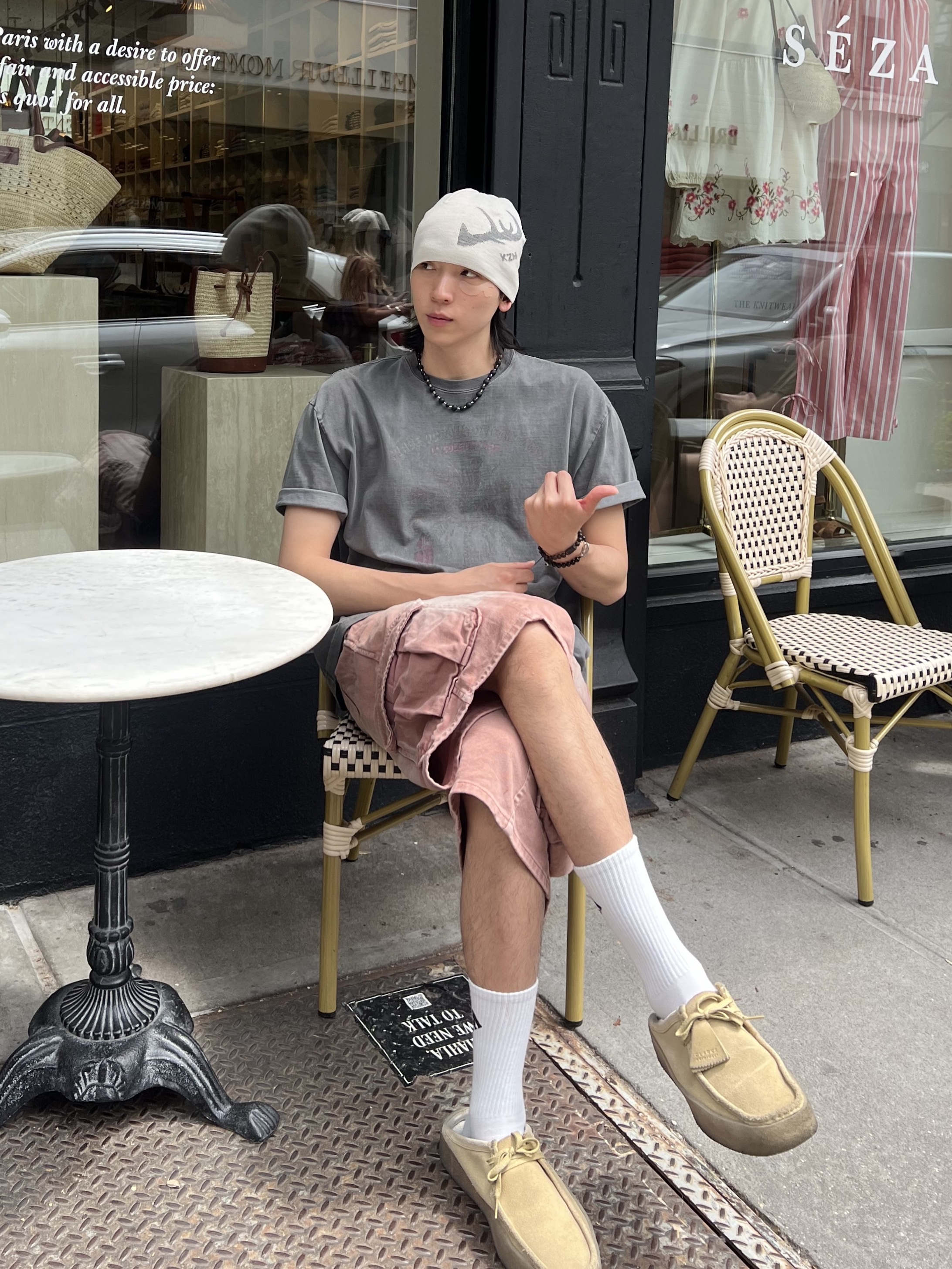 KZM Antler Skull Cap Light Grey, KZM Leopard KZM Logo Bag White 착용 스타일 - 2