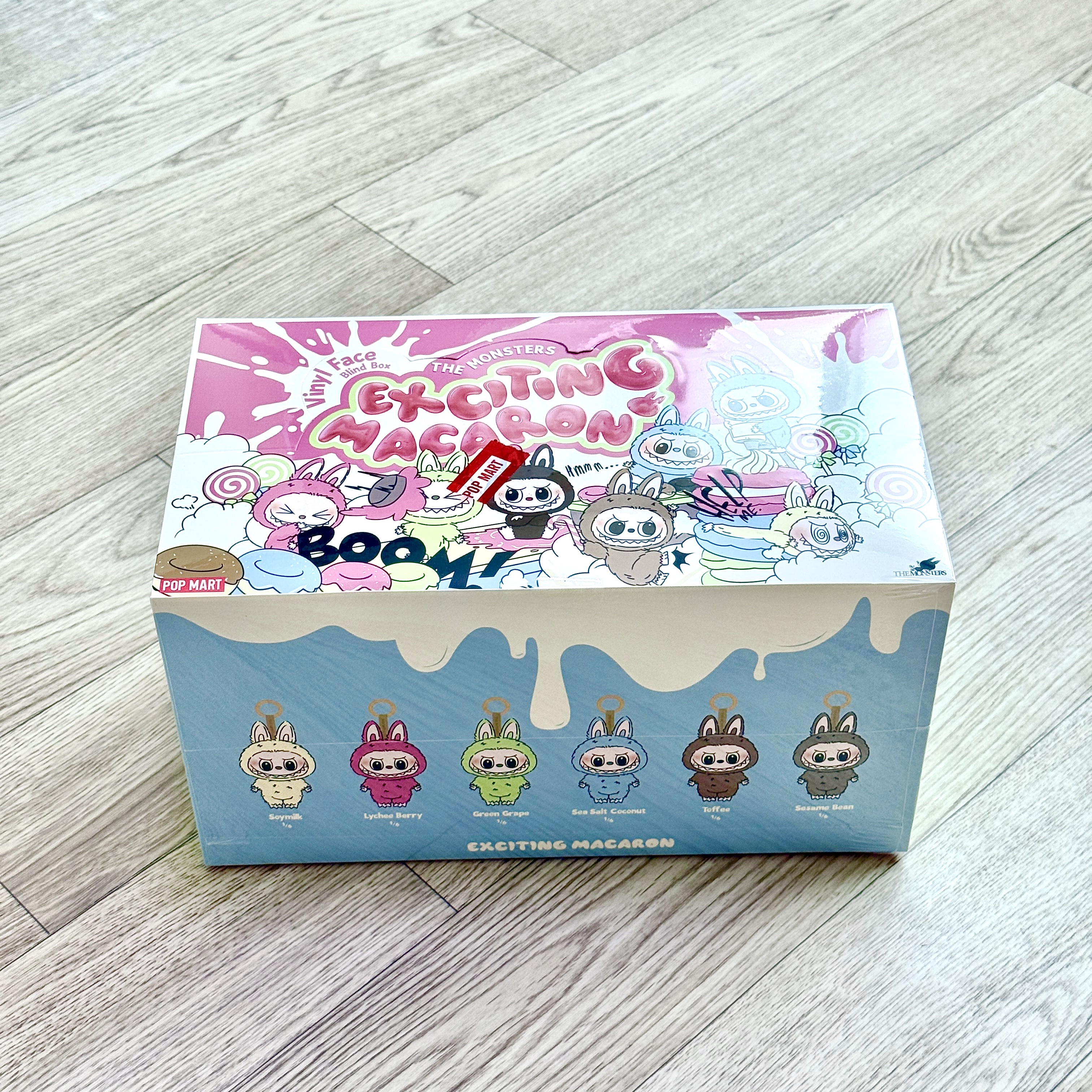 Pop Mart The Monsters Labubu Tasty Macarons Series Sealed Case (6 Blind Boxes) 착용 스타일 - 2
