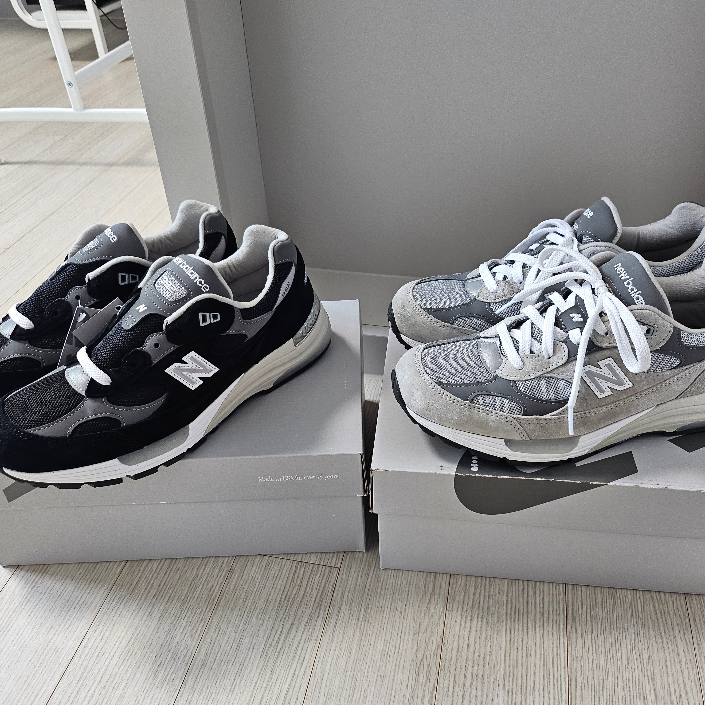 New Balance 992 Made in USA Core Black Grey, New Balance 992 Made in USA Core Grey Silver Metallic 착용 스타일