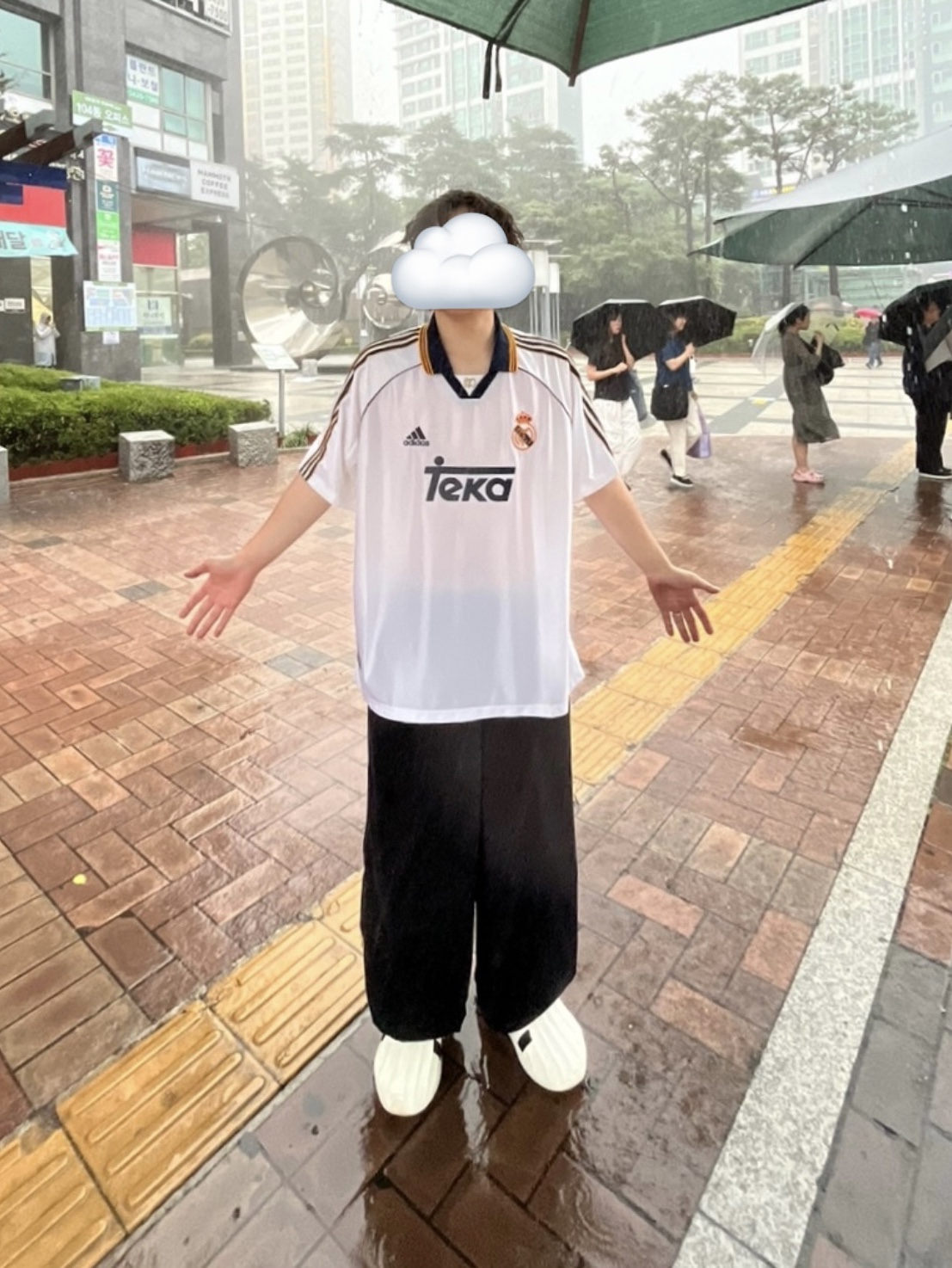 Adidas Real Madrid 99/00 Home Jersey White - KR Sizing (Non Marking Ver.), Adidas Adifom Superstar Core White 착용 스타일