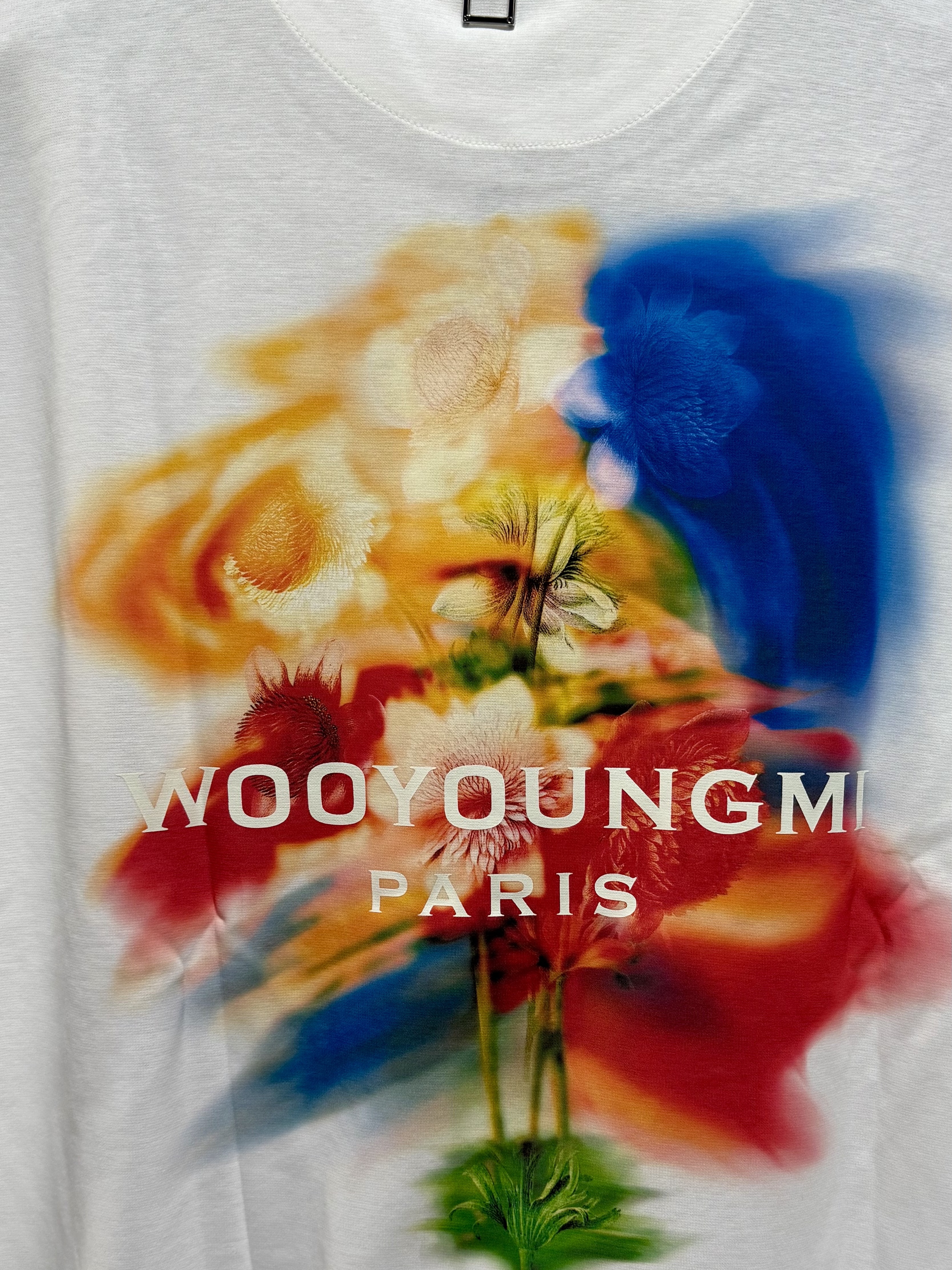 Wooyoungmi Swaying Flower Back Logo T-Shirt White - 24FW 착용 스타일