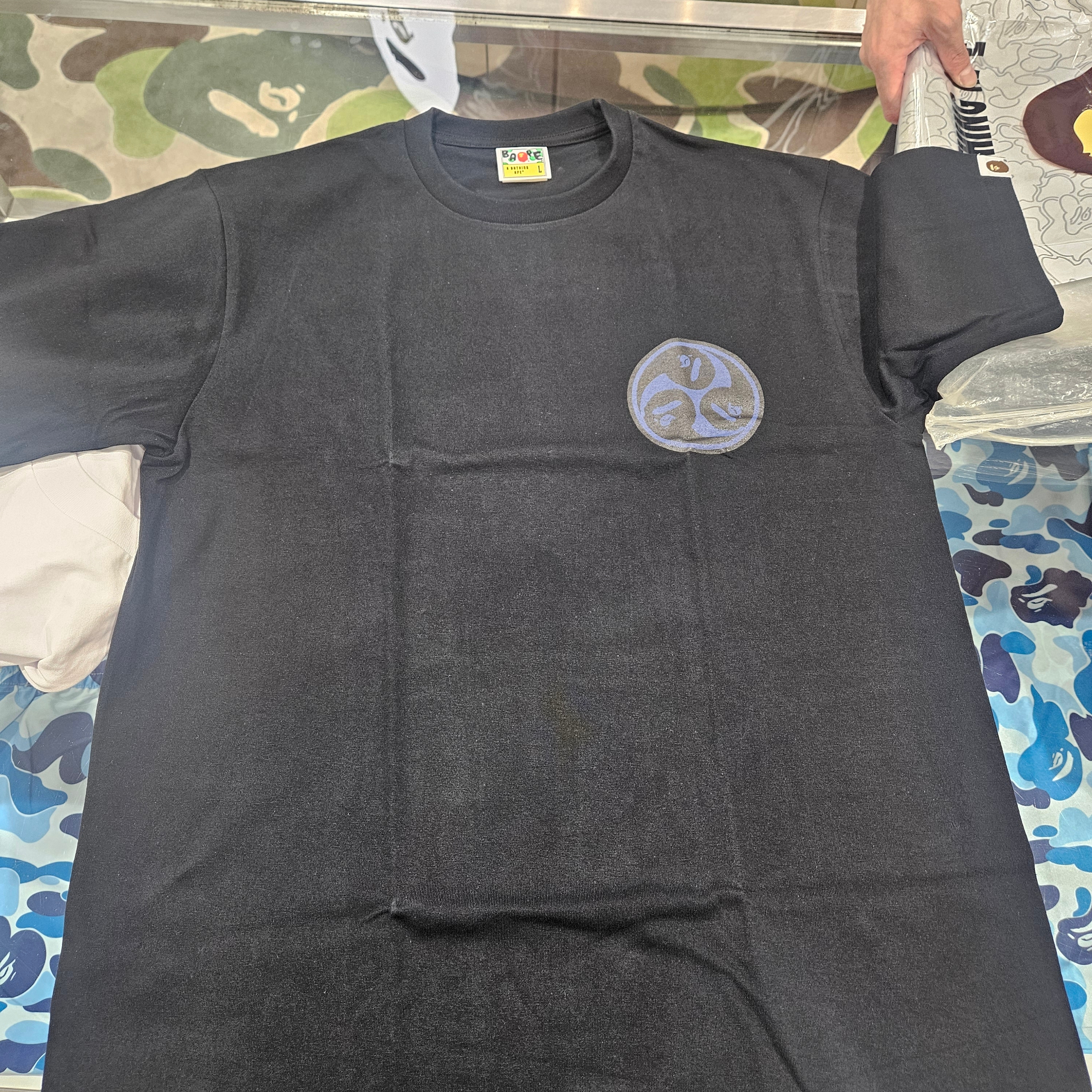 BAPE Color Camo Japan Cultur Mitsudomoe T-Shirt Black Navy 착용 스타일 - 1