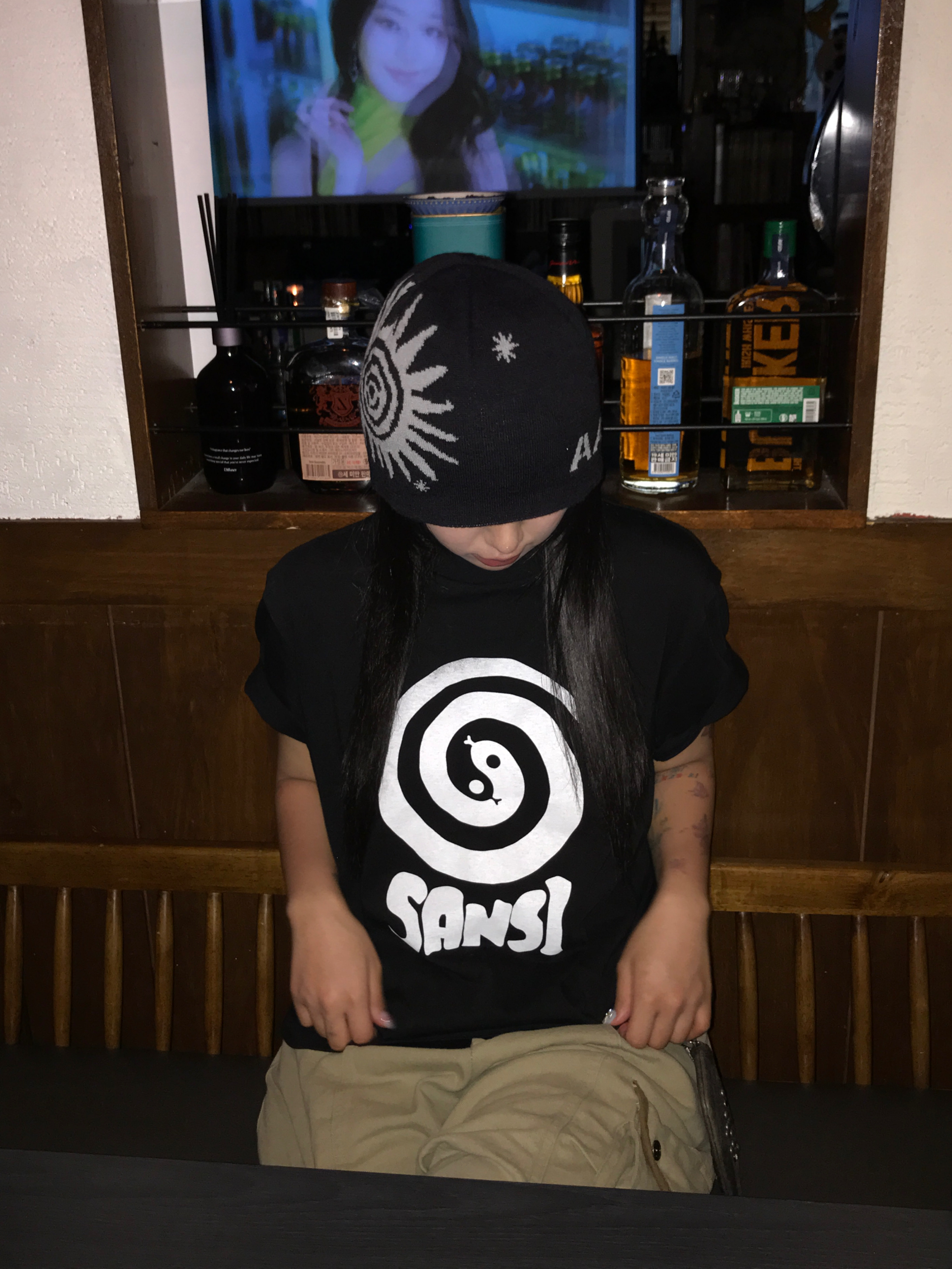 SANSI Yin Yang Snake T-Shirts Black 착용 스타일 - 2