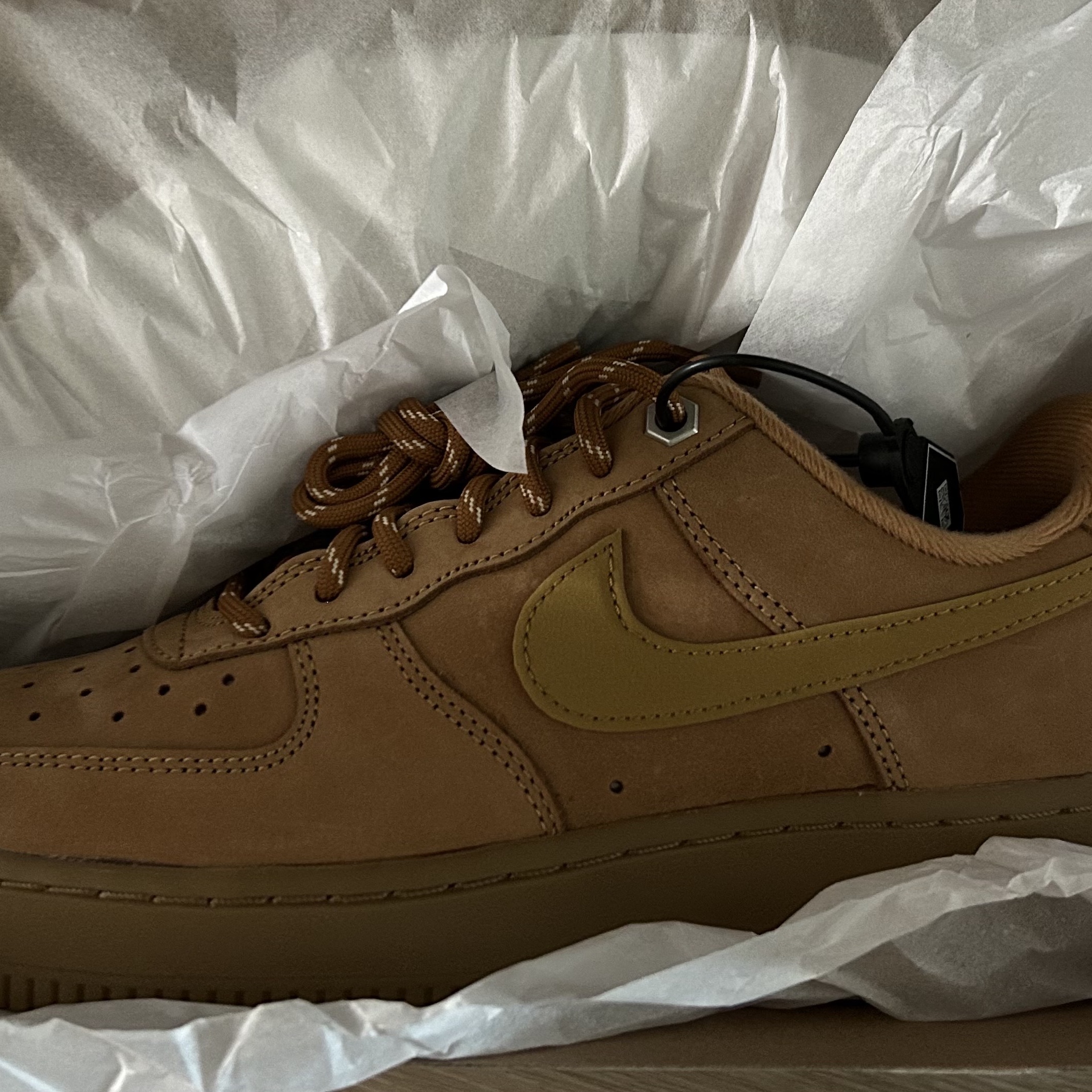 (W) Nike Air Force 1 '07 WB Flax Wheat 착용 스타일