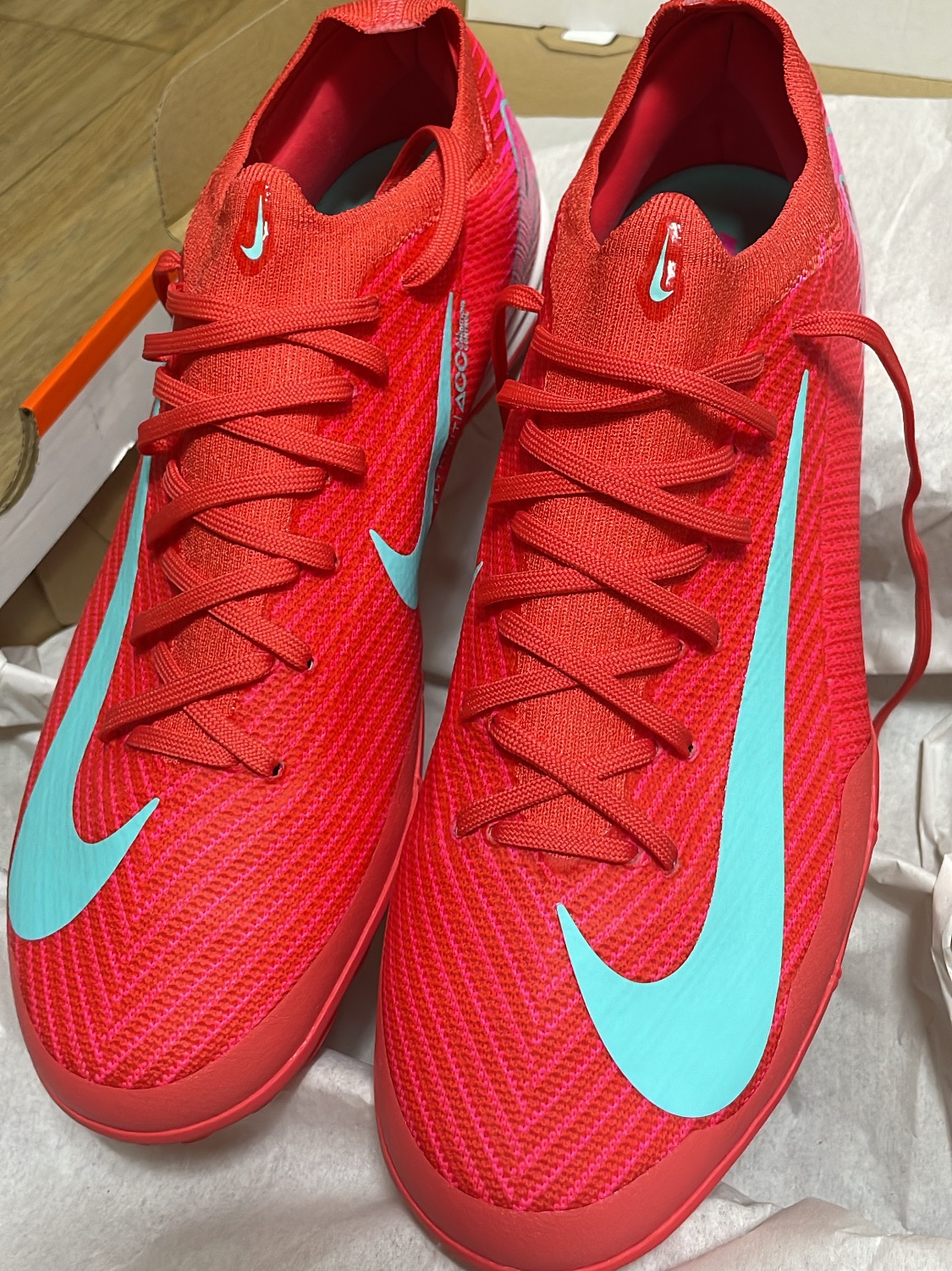 Nike Zoom Mercurial Vapor 16 Pro TF Ember Glow Aurora Green 착용 스타일