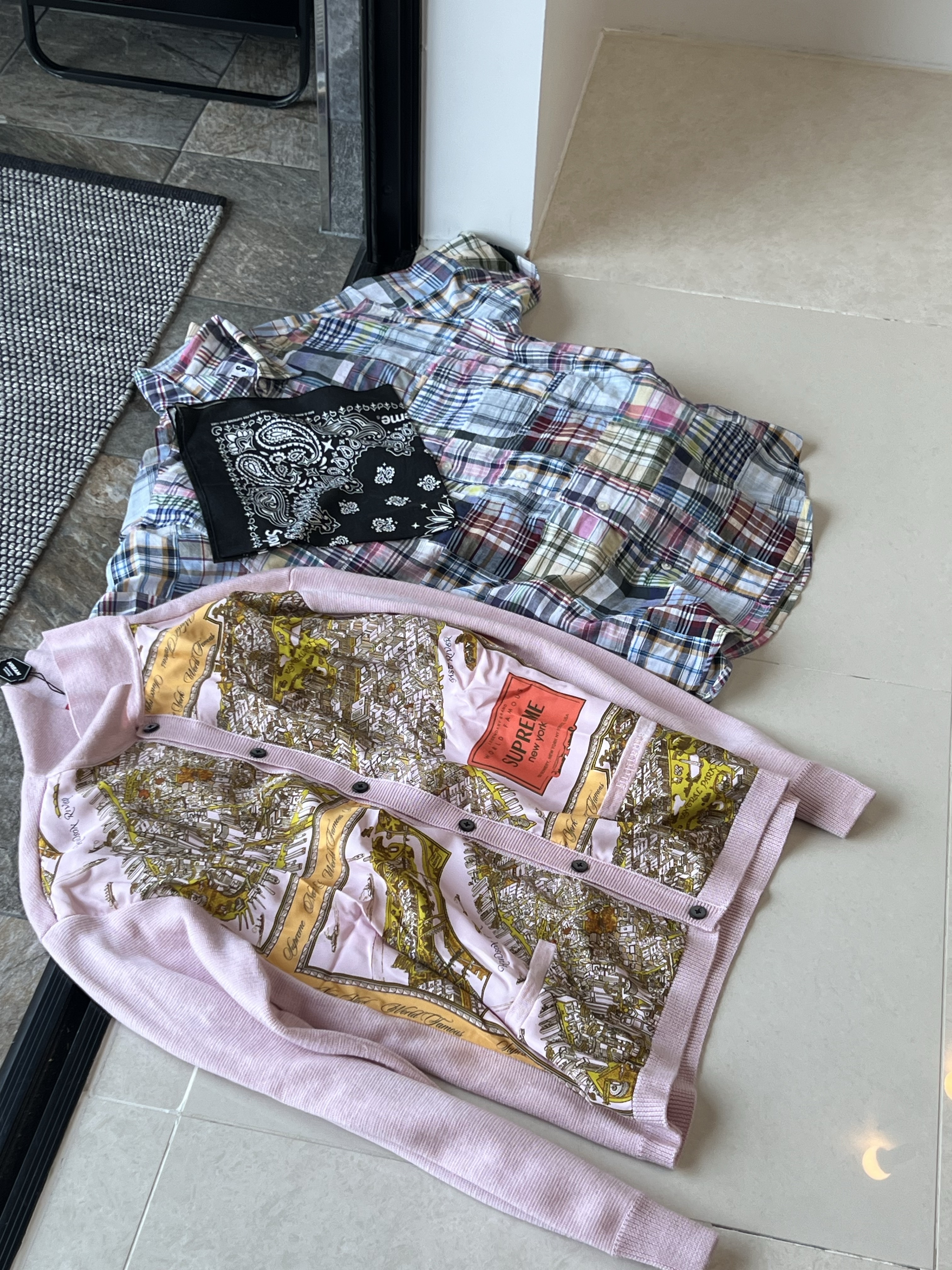 Supreme Bear T-Shirt Brown - 25SS, Lemaire Croissant Filt Bag Polyester Net Black 착용 스타일 - 4