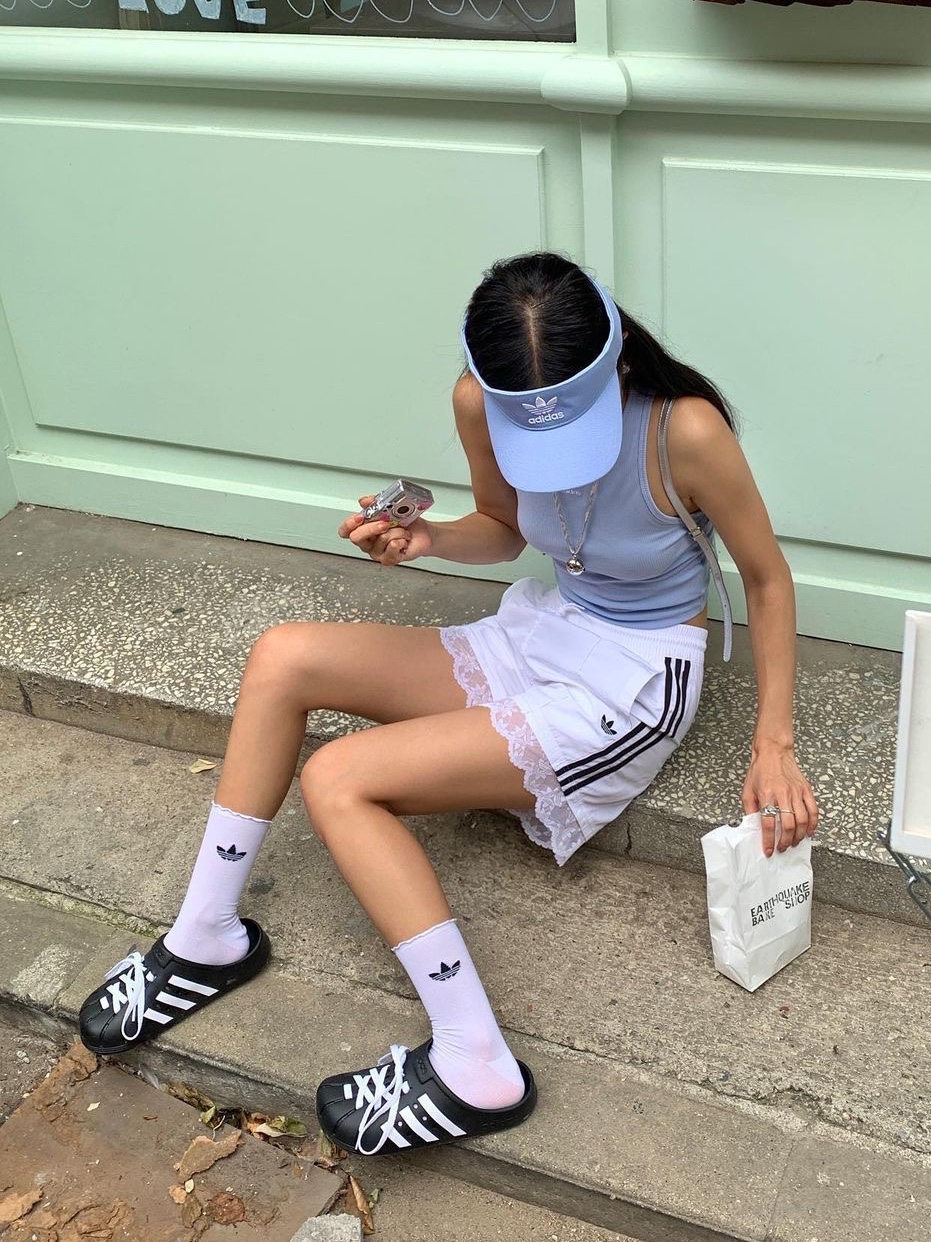 (W) Adidas Lace Trim 3-Stripes Shorts White - KR Sizing, Adidas Adilette Clog Black White 착용 스타일