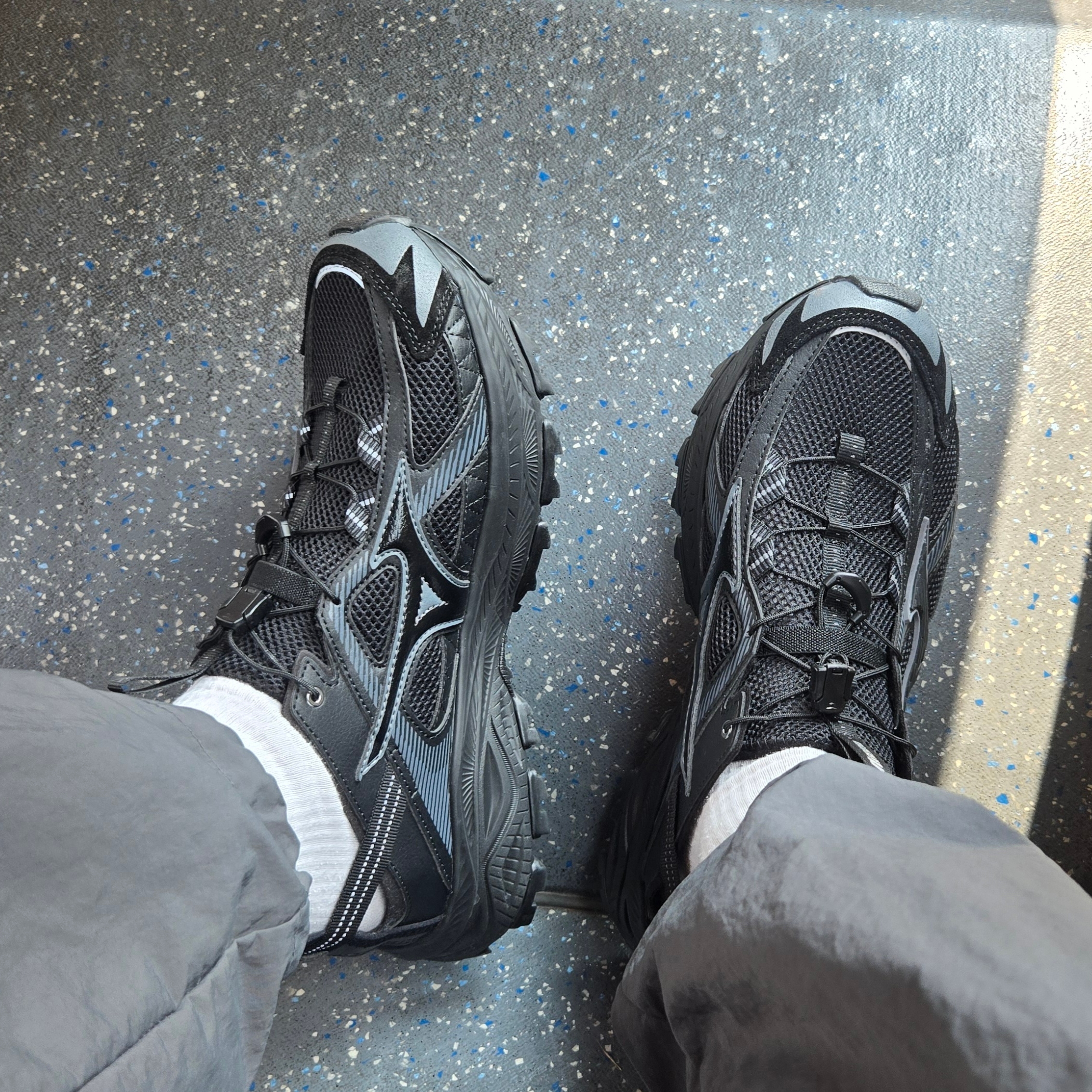 Mizuno Racer Trail SE Black 착용 스타일 - 1