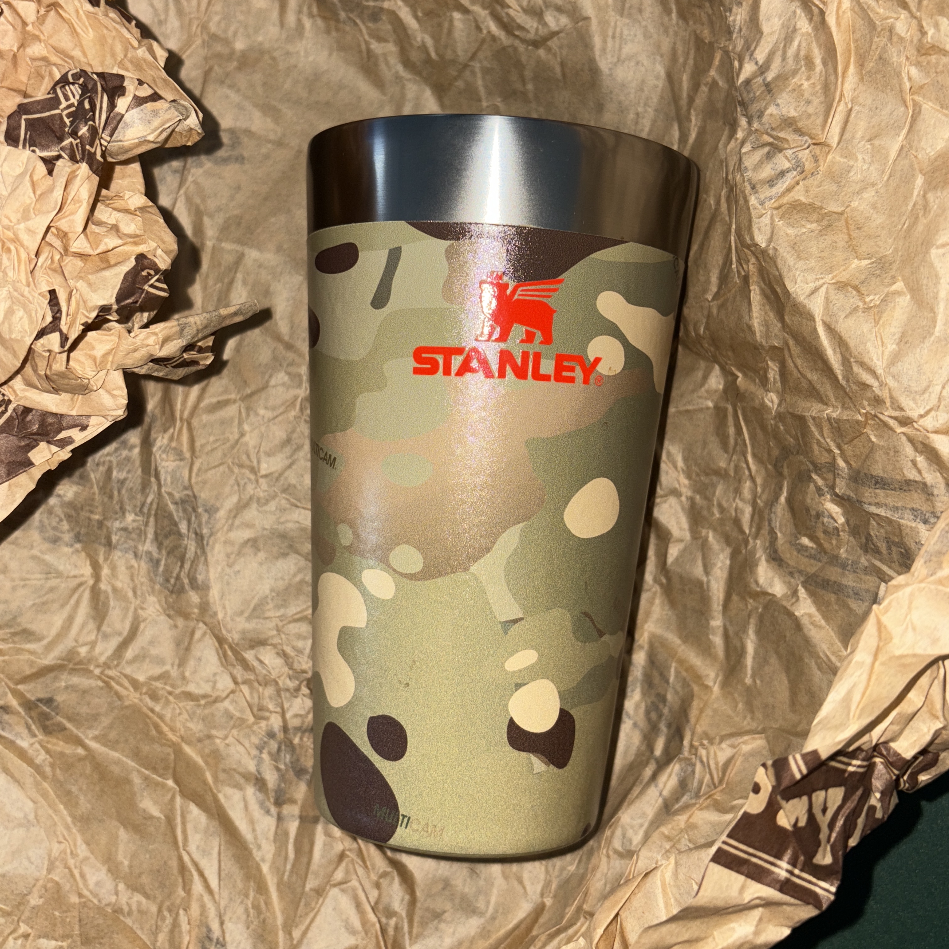 Stanley x The Post Malone Stacking Beer Pint 473ml Multicam 착용 스타일 - 2