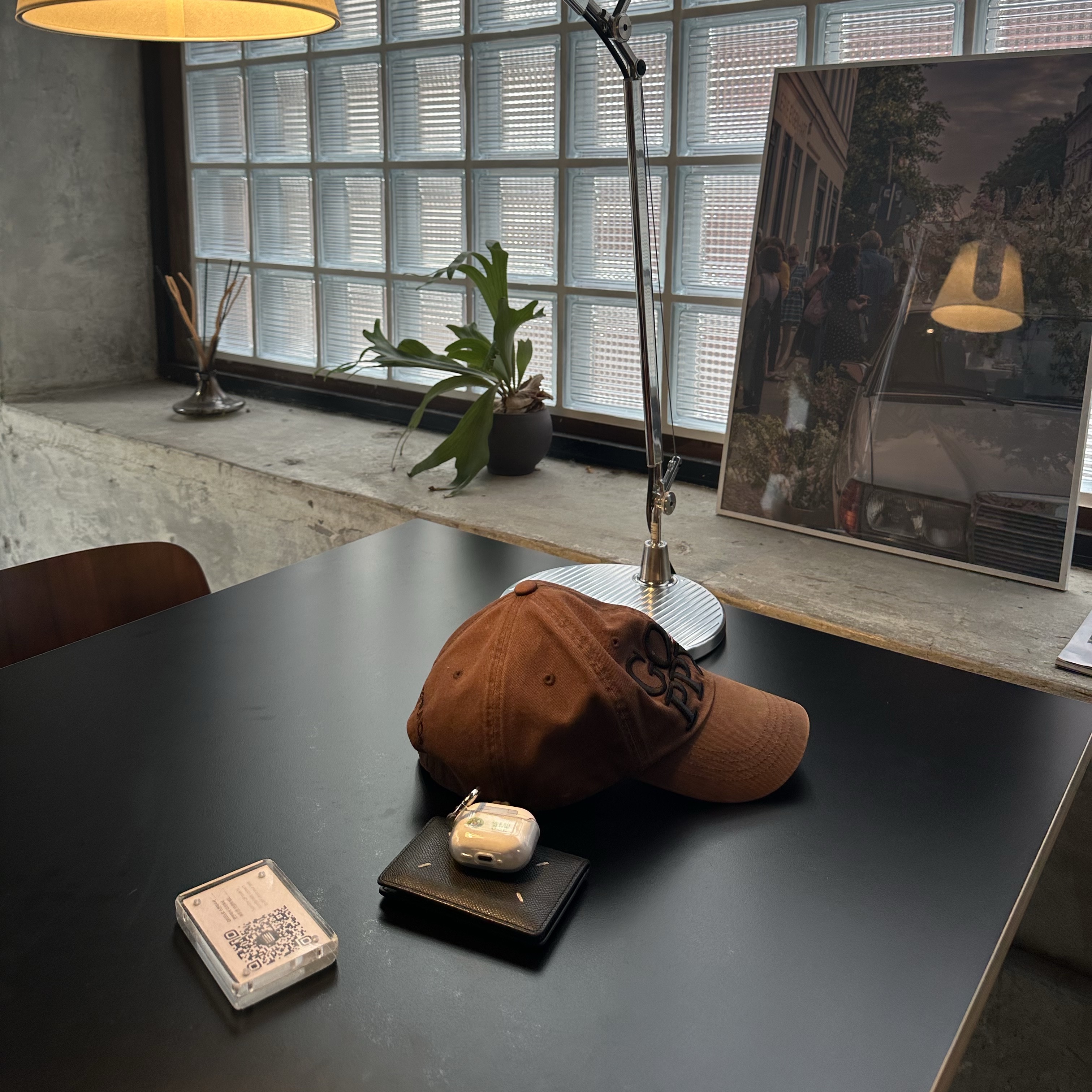 Apple AirPods 4th Gen with Active Noise Cancellation (Korean Ver.) 착용 스타일