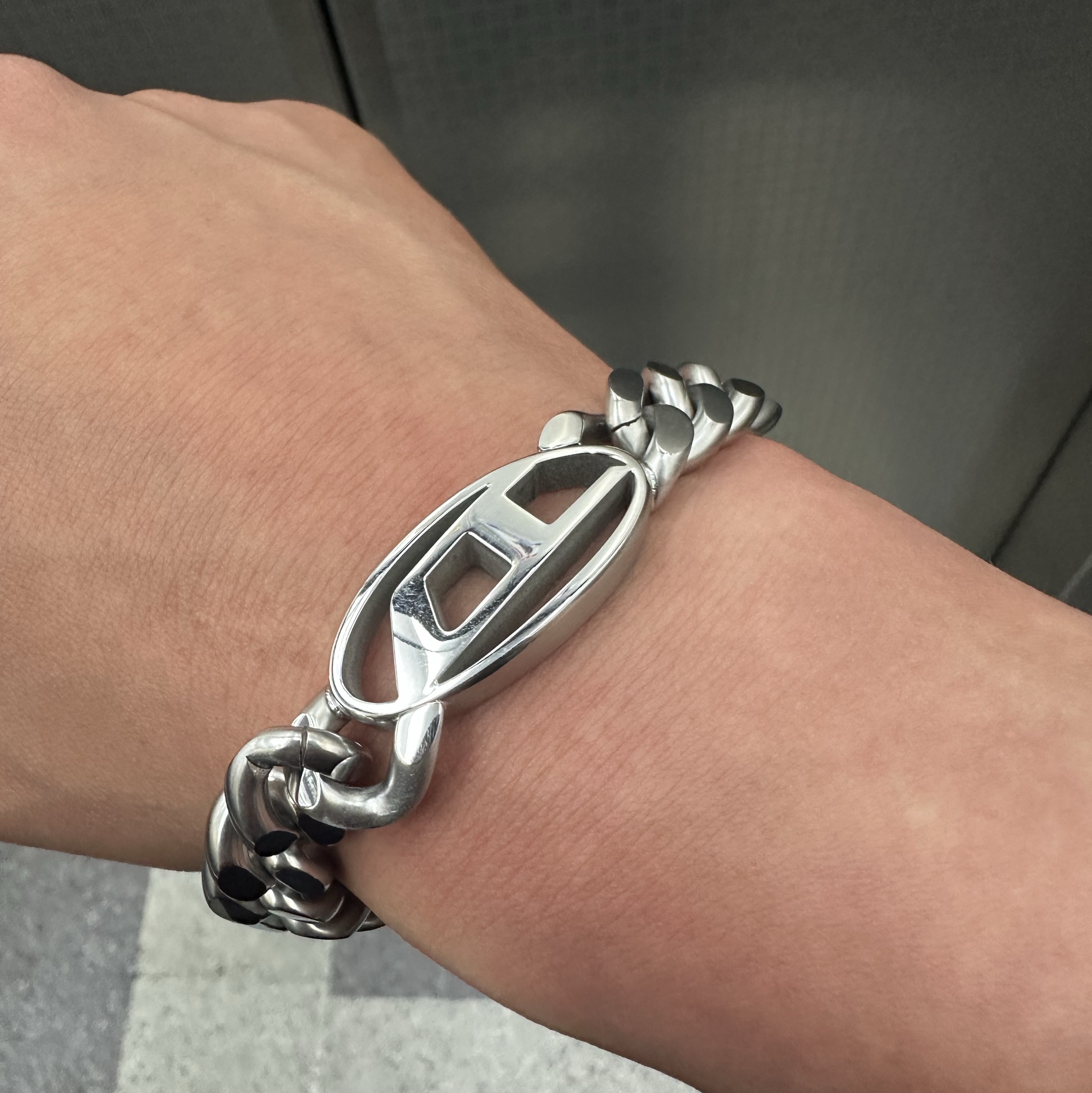 Diesel Dx1432 Stainless Steel Chain Bracelet Silver 착용 스타일