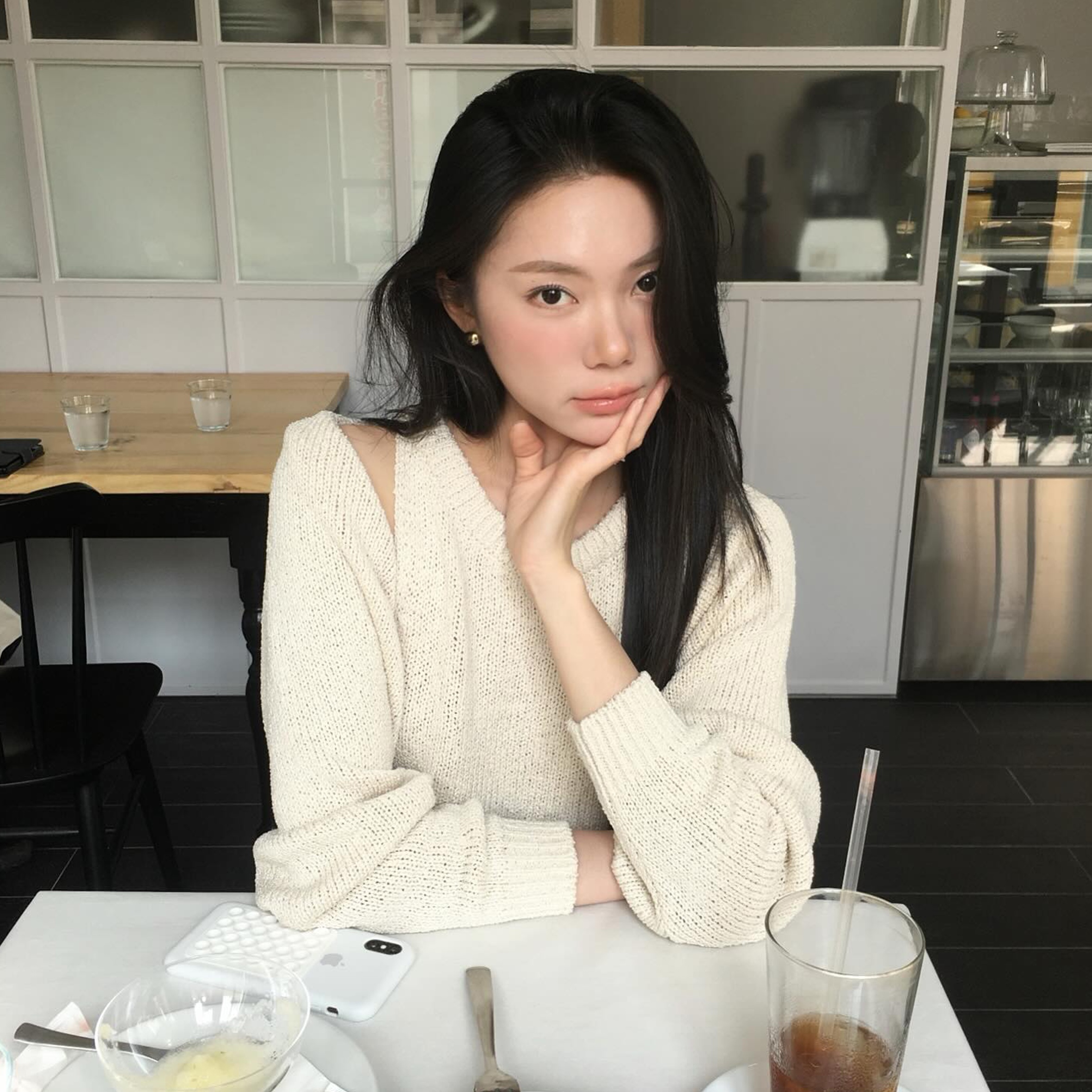Knitted W Summer Boucle Bolero Cardigan + Sleeveless Set 착용 스타일